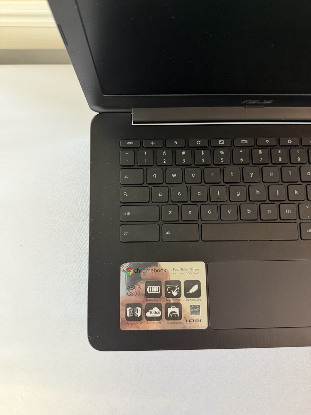 Asus Chromebook C300MA-DH02 Laptop – Good Screen-Intel Celeron N2830-Read Des