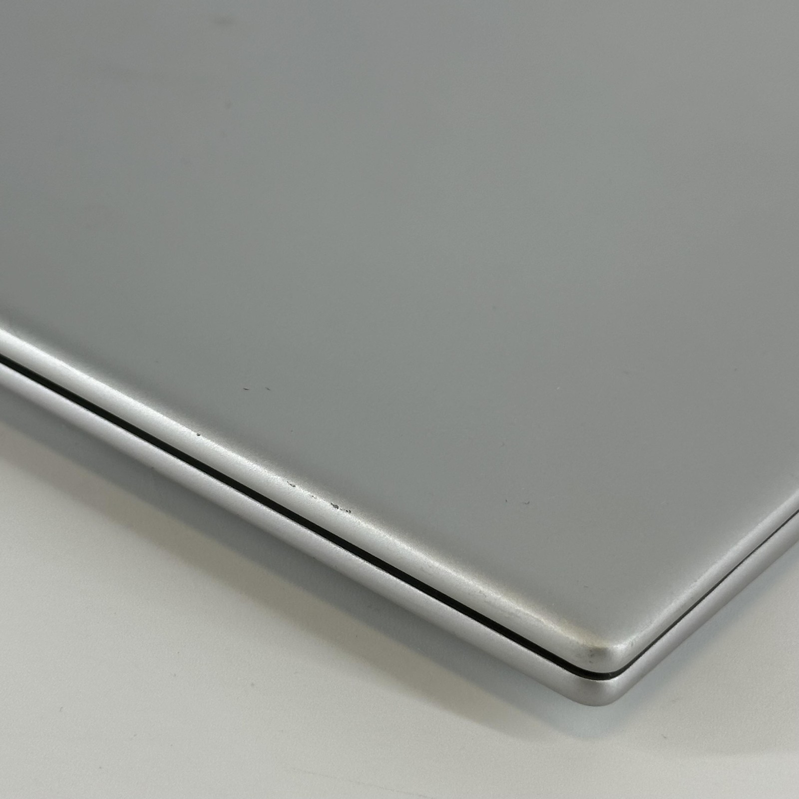 HP Envy 17 Silver FHD TOUCH 2.1 GHz i7-1260P 32GB RAM 1TB SSD Good