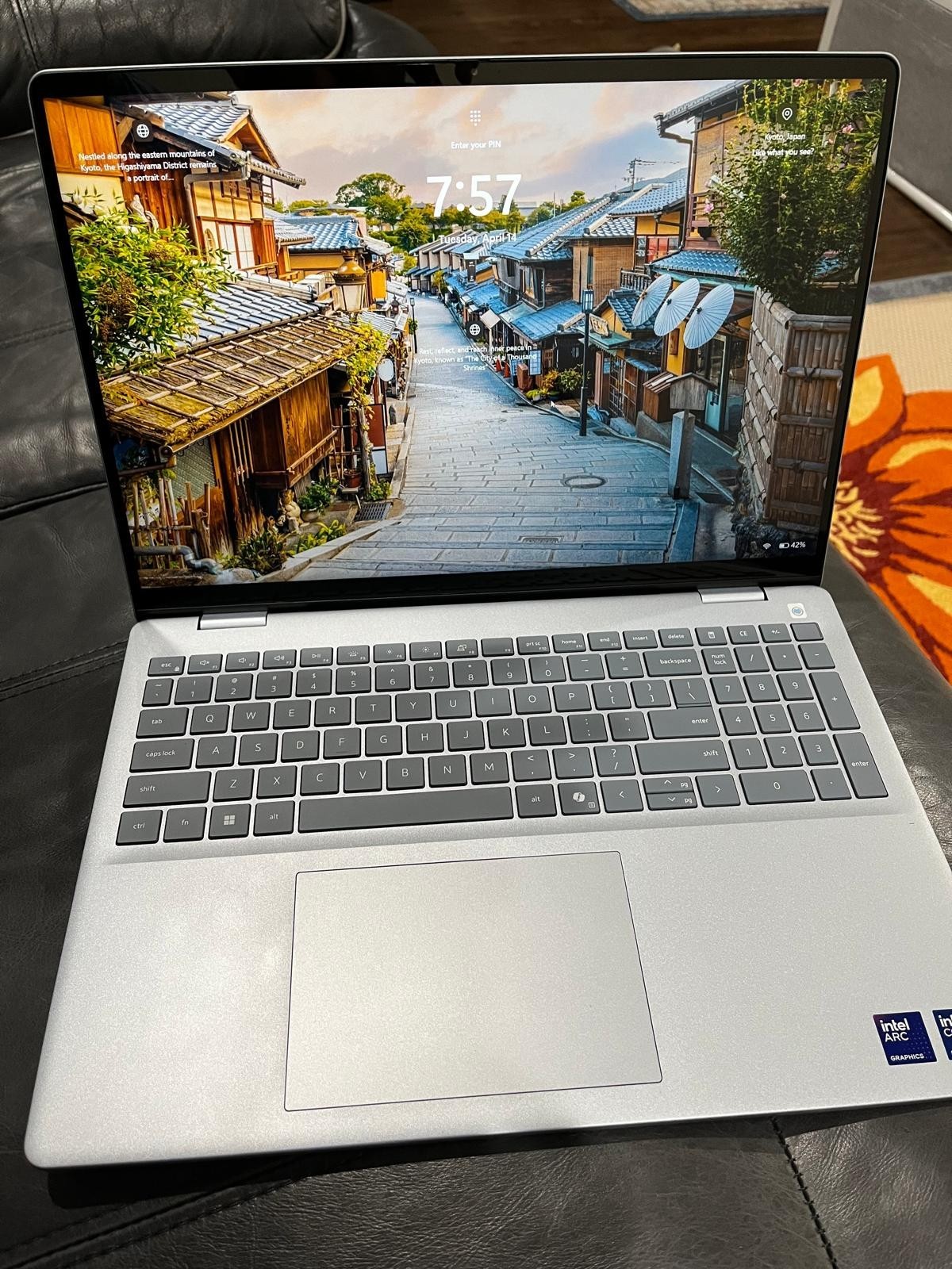 Dell Plus 16″ Touchscreen Laptop – Intel Core Ultra 9 288V – 1920 x 1200