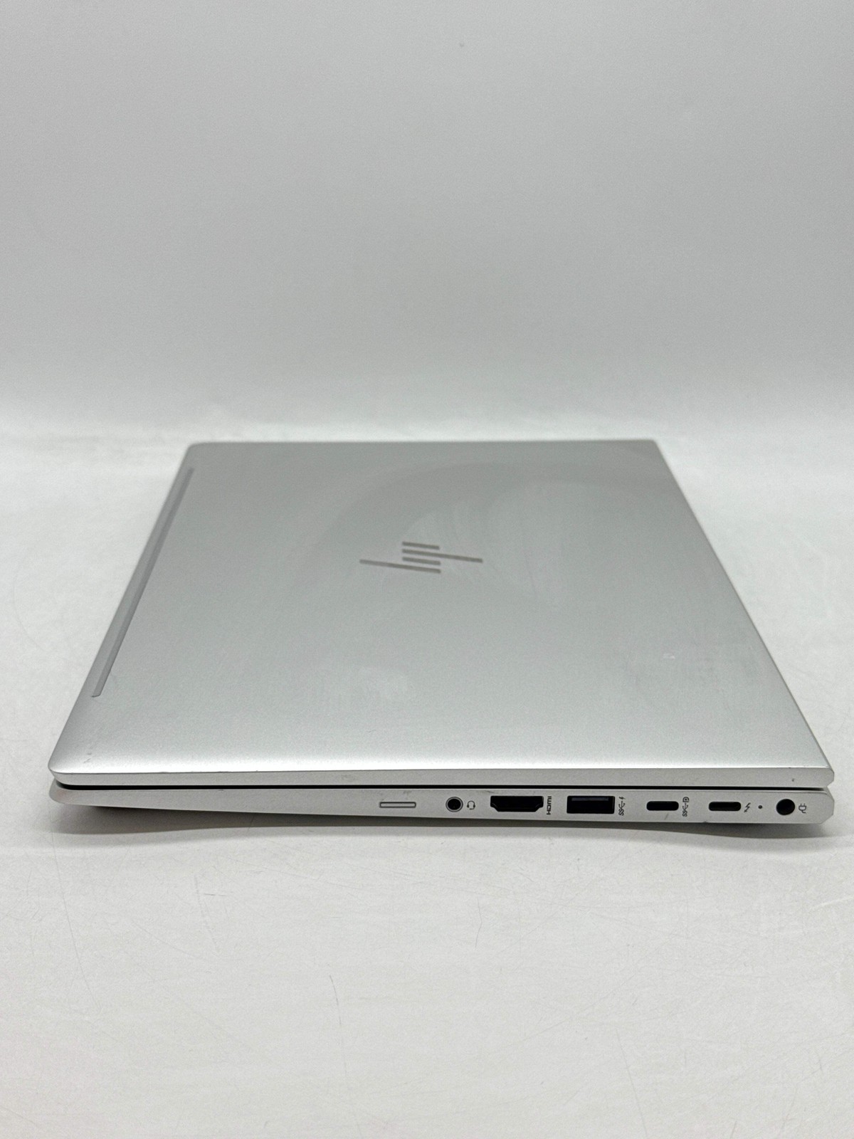 HP EliteBook 640 G10 14.0″ FHD Touch Core i5-1335U 1.30GHz 256GB SSD 8GB RAM