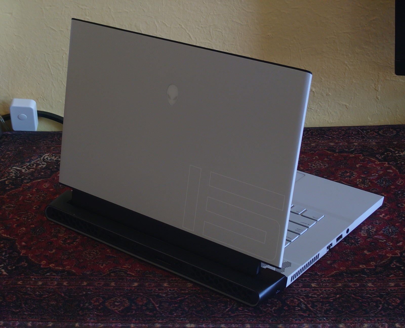 Alienware m15 r4 – FHD 300Hz – RTX 3070 – Core i9-10980HK – 32GB – 1TB SSD