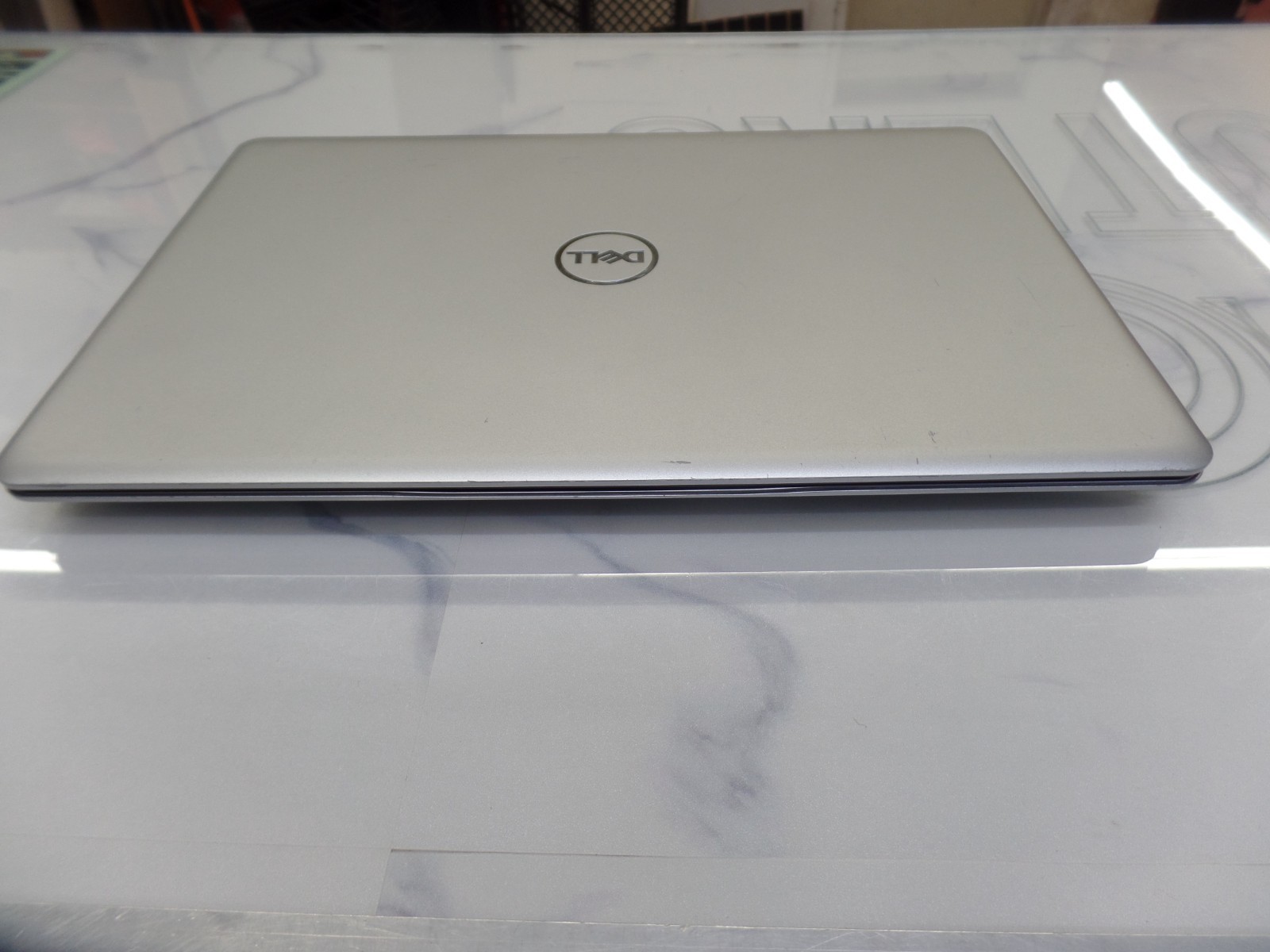 Dell Inspiron 15 5584 15.6″ i5-8265U @1.60GHz 16GB 256GB SSD Win11 1080 FHD