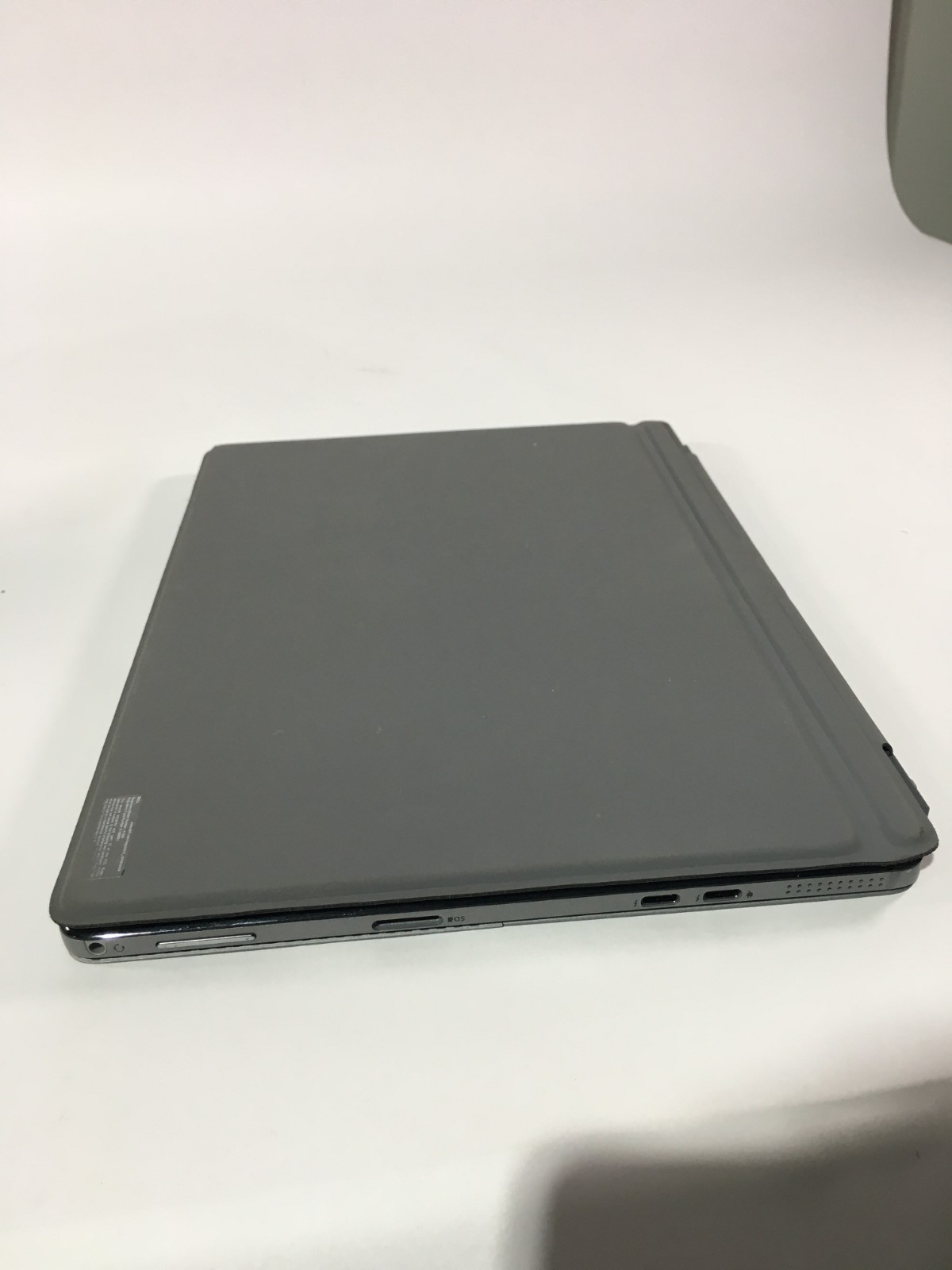 @PCD Dell Latitude 7210 2-in-1 Touch i7-10610U / RAM 16Gb / SSD 512G / Win 11P