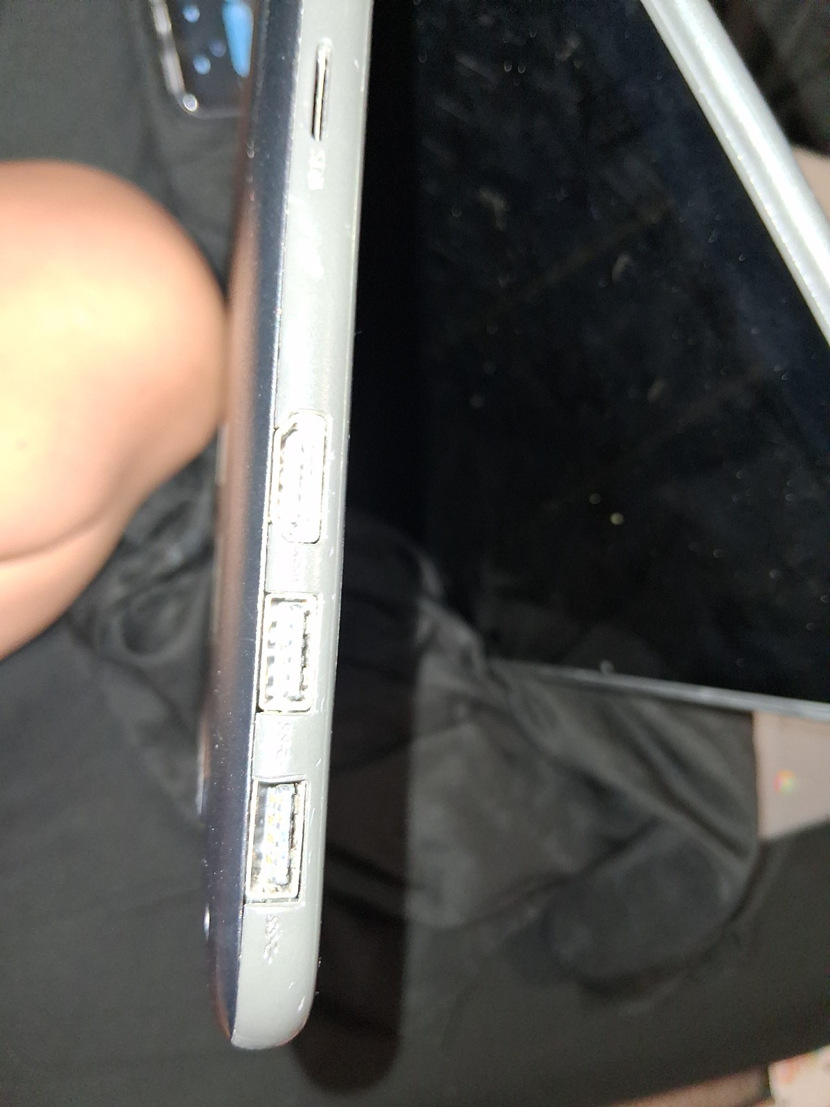 Dell latitude 3189 2 in 1 touchscreen