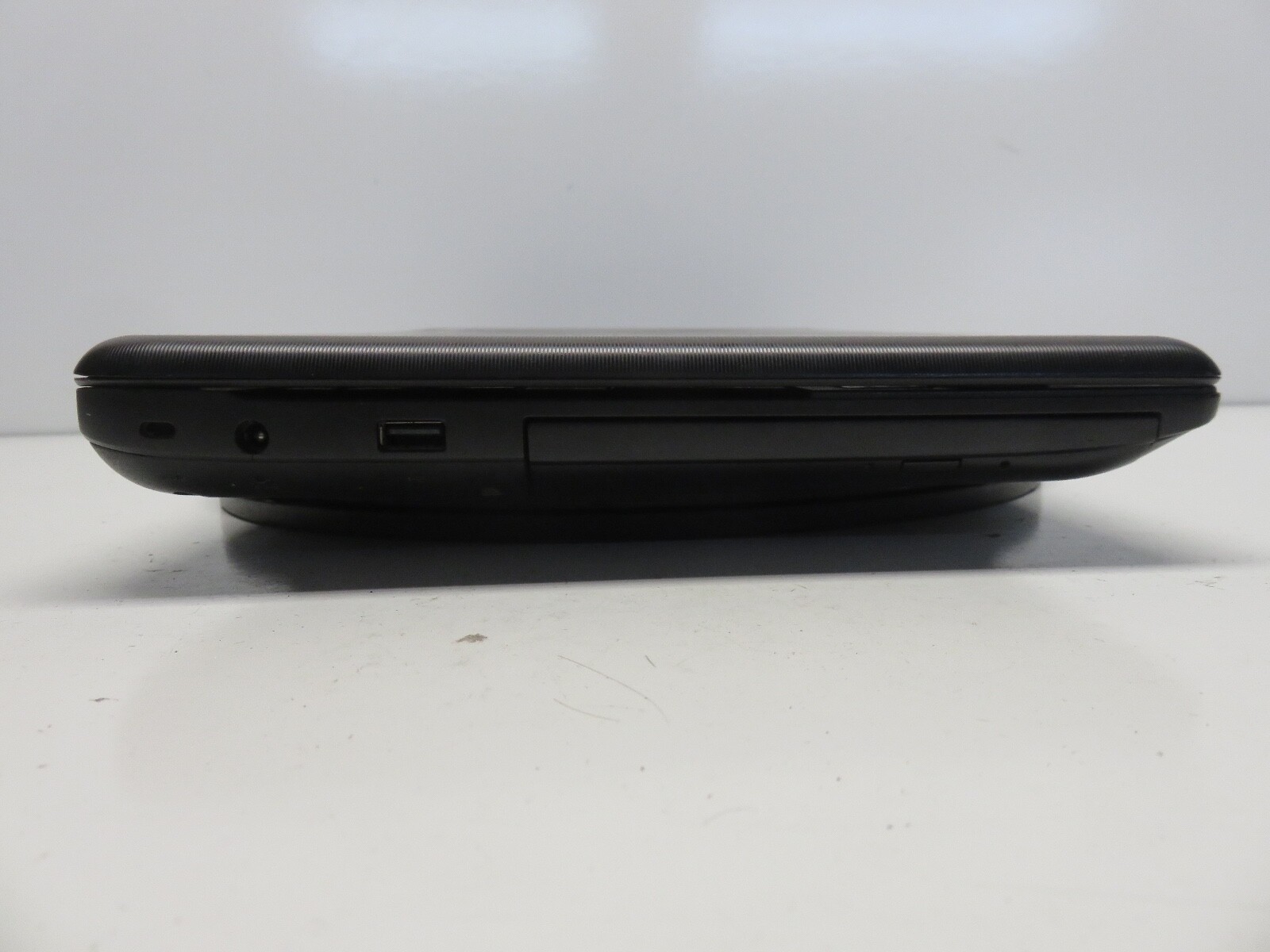 Toshiba Satellite C55-A5220 Celeron 1037U 1.8GHz 2 GB NO HDD No Batt READ