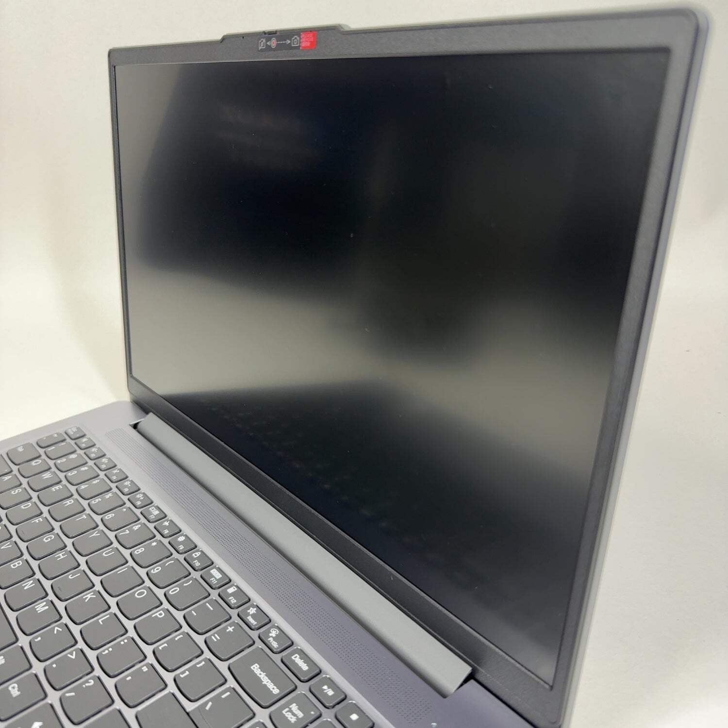 Lenovo IdeaPad Slim 3 15IAN8 15.6″ i3-N305 1.8GHz 8GB RAM 128GB SSD