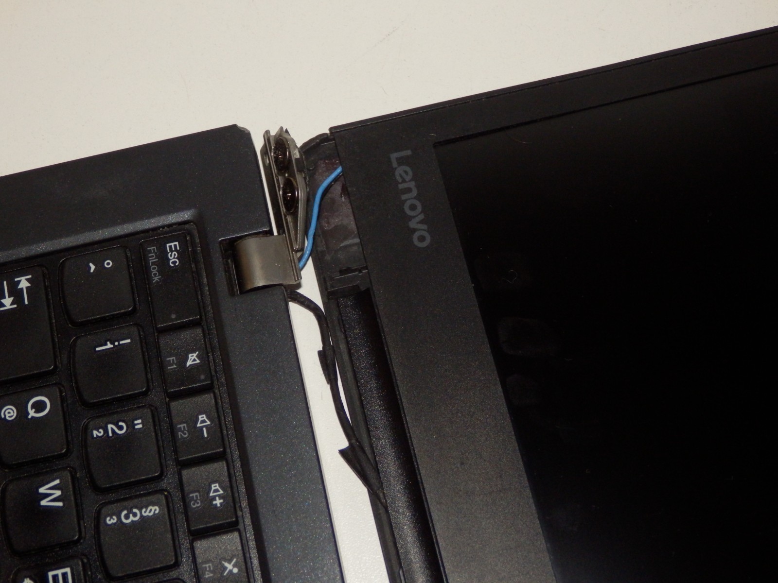 Lenovo ThinkPad T470s – Intel i7-6600U, 4 GB Ram, without SSD, 14″ inch, as faulty