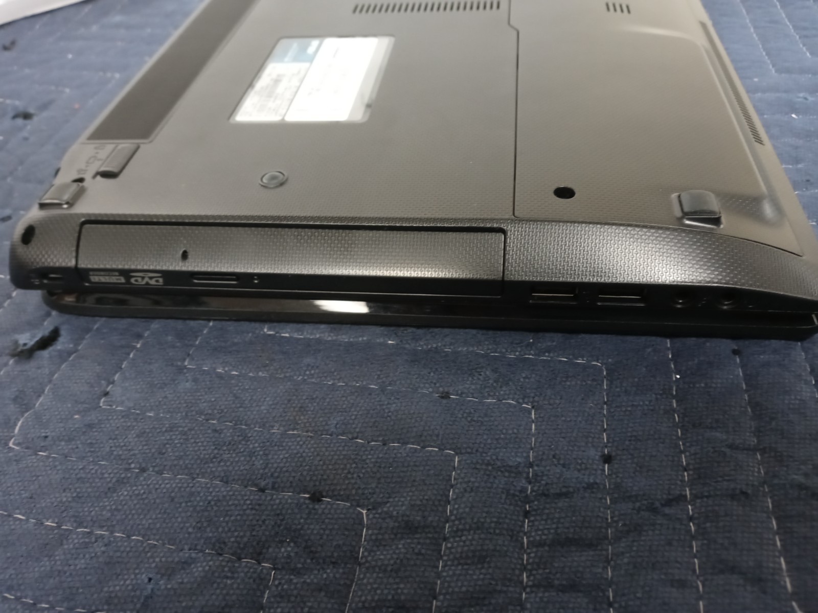 ASUS K53E Laptop FPONW 4GB PENTIUM B940 2.0GHZ No Charger/HD/OS VIEW PIC