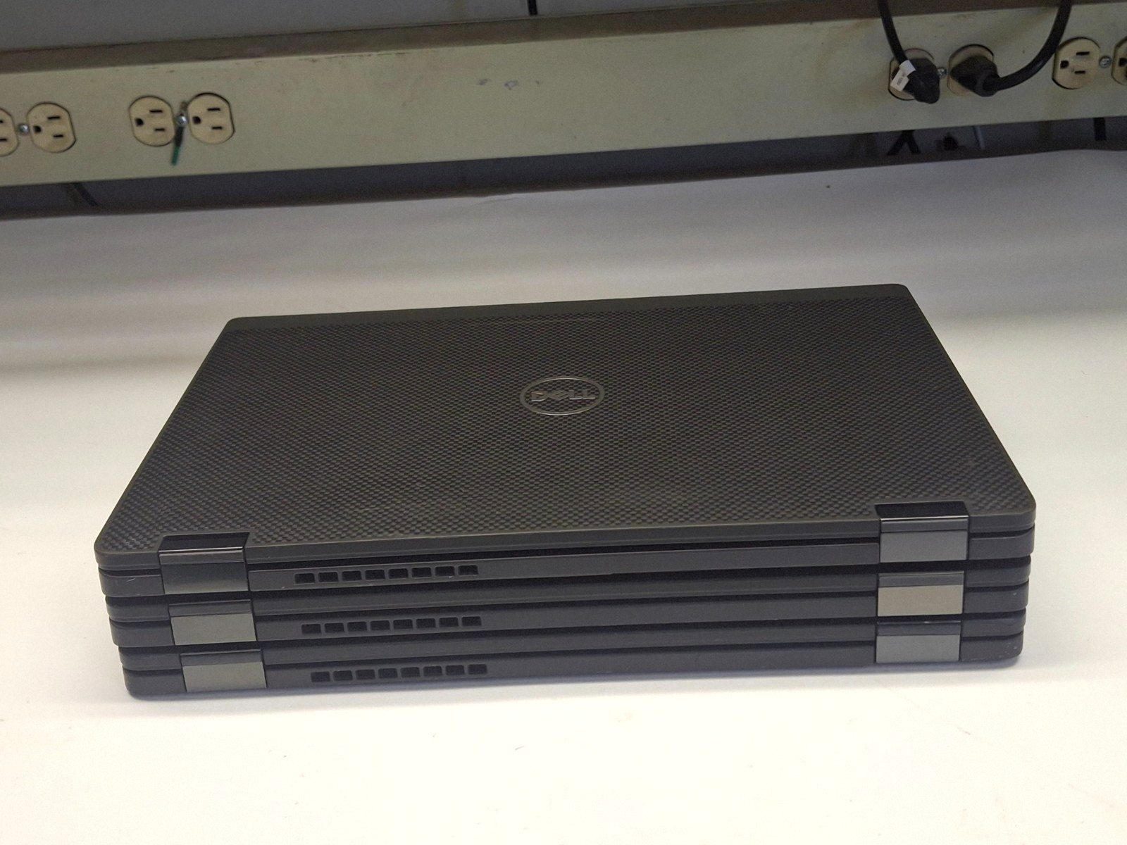 Lot of 3 Dell Latitude 7410 14″ 2-in-1 Touch Intel Core i7-10610U 16GB No SSD