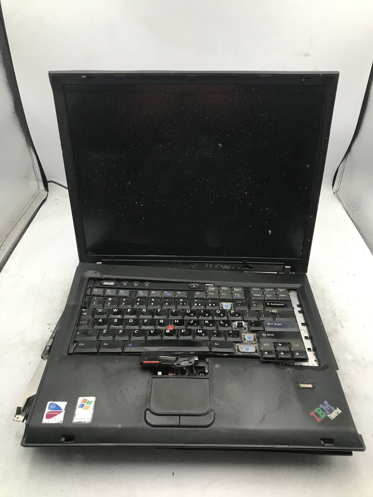 IBM THINKPAD T42 – FOR PARTS/REPAIR – INTEL CENTRINO – NO RAM – READ DESC – BB