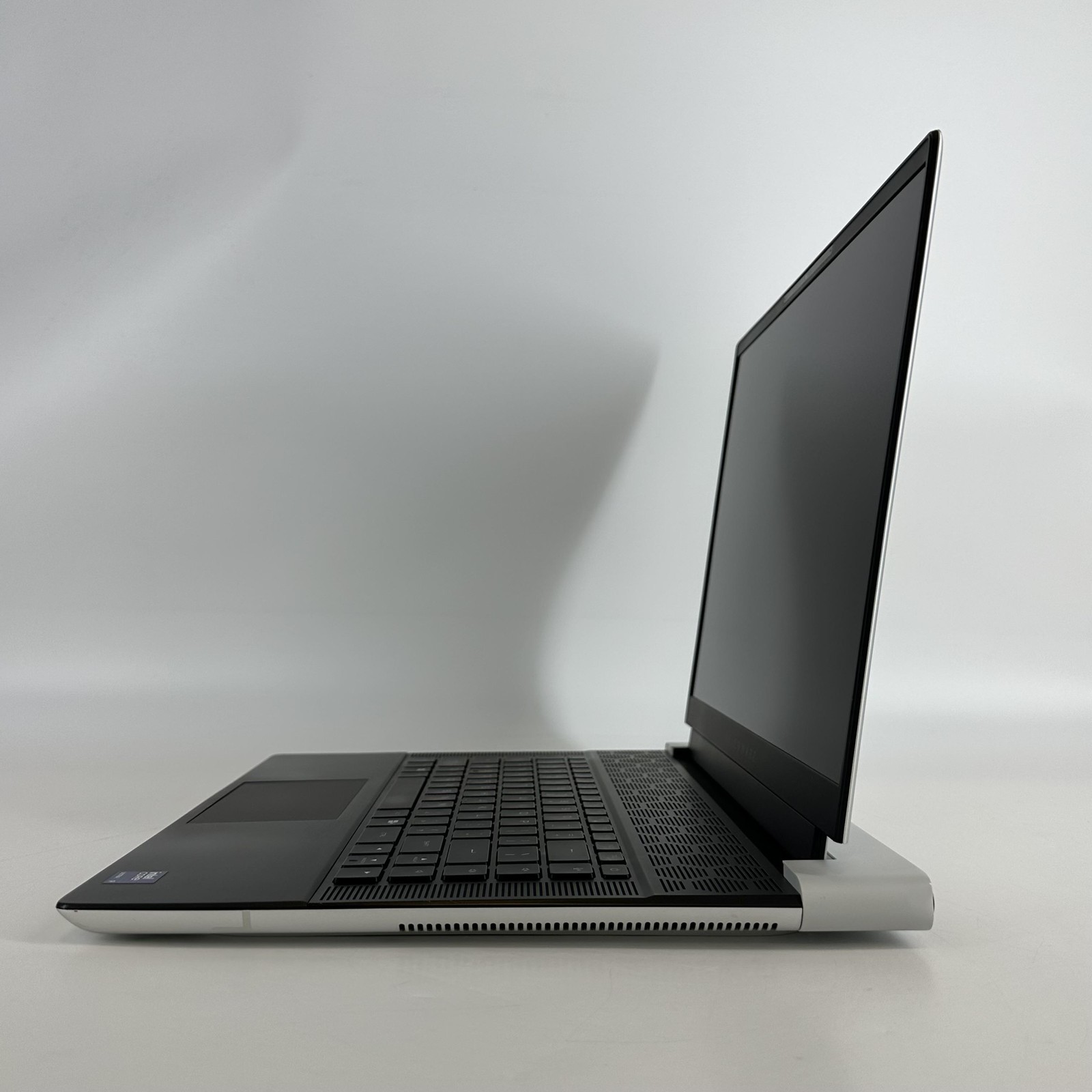 Alienware X16 R2 240Hz QHD+ 2.5 GHz Ultra 9 185H 32GB 4TB SSD RTX 4090 Very Good