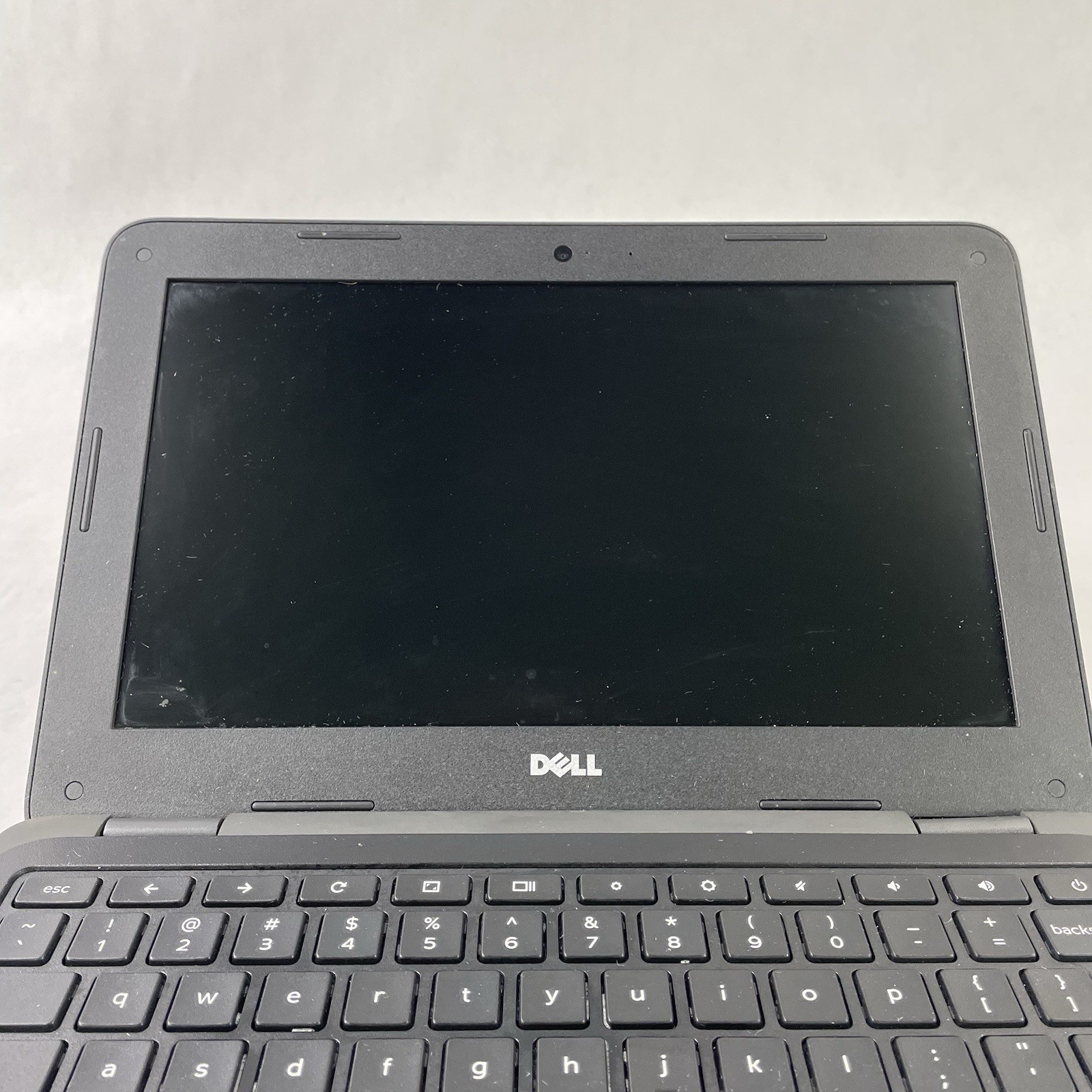 Dell Inspiron 3181 11.6″ Celeron N3060 1.60 GHz 4 GB RAM 16 GB HDD No AC – READ