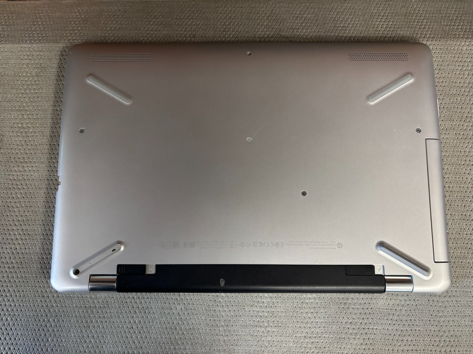 HP Laptop 17-ak0xx