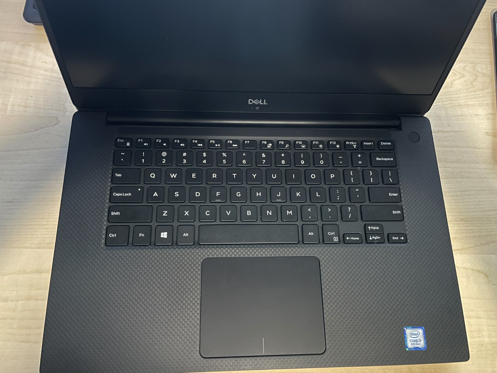 Dell XPS 9570 15″ FHD I7-8750H 1TB SSD 32GB GeForce GTX 1050Ti & DELL D6000 DOCK