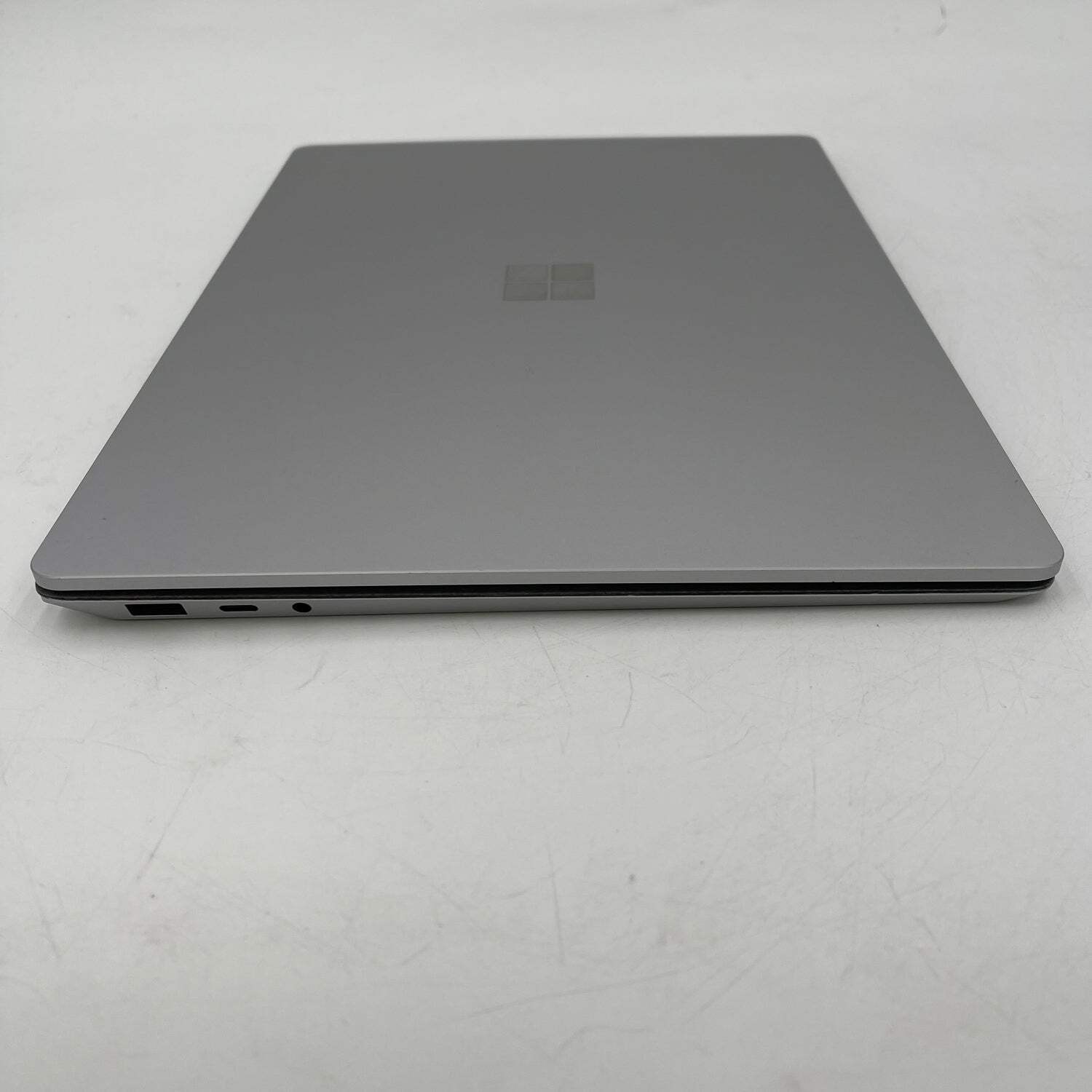 Microsoft Surface Laptop 4 1950 13.5″ i5-1135G7 2.4GHz 512GB SSD