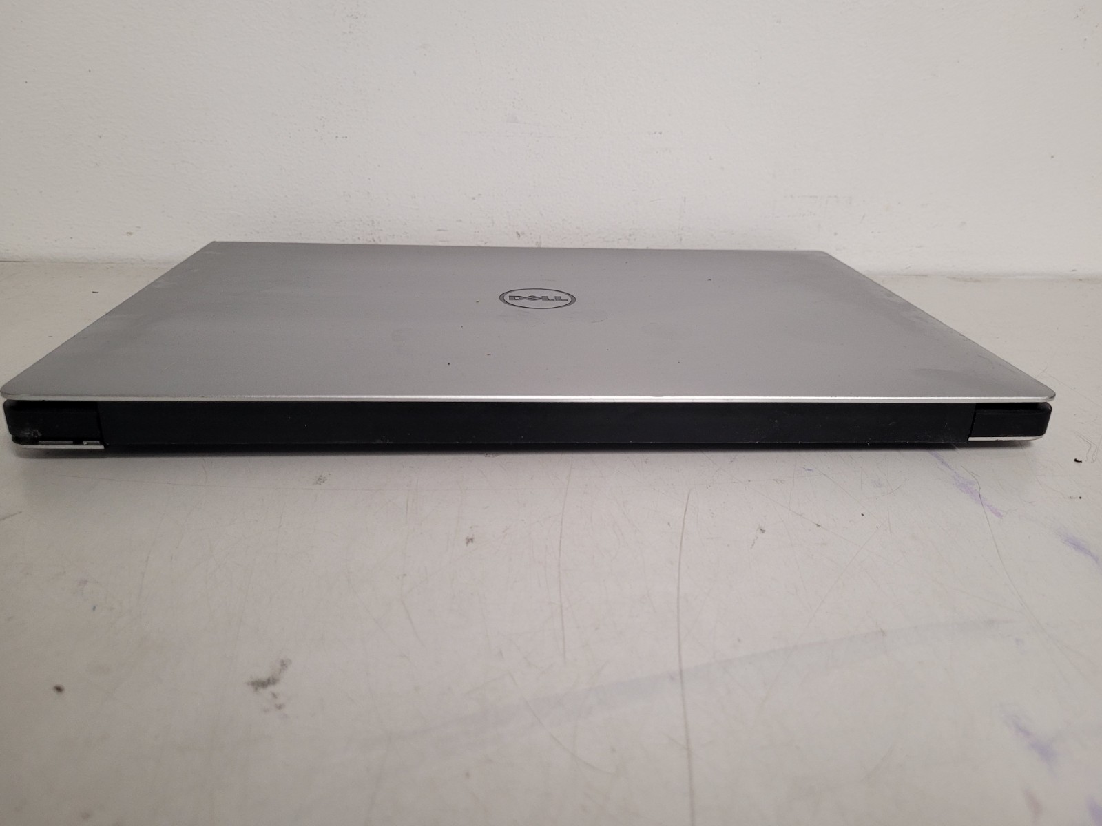 Dell xps 15 9550 15.6″ i7-6700HQ 2.6ghz 8gb ram no ssd parts read FLHFHC2