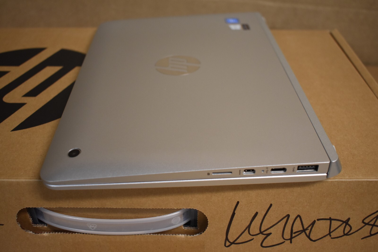 HP x2 210 G2 10.1″ Atom X5-Z8350 @ 1.44GHz 4GB Laptop