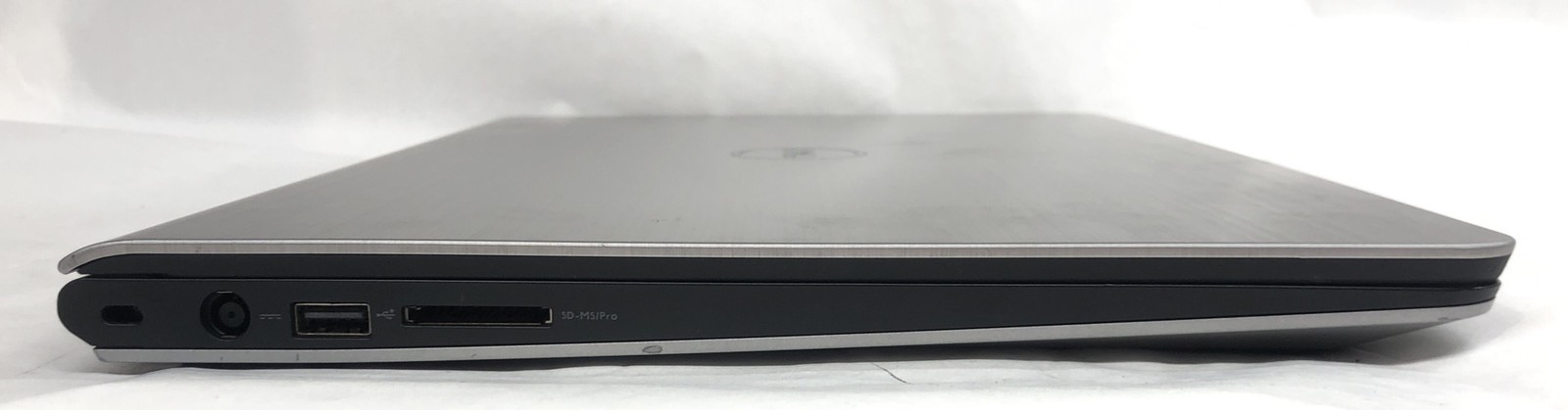 Dell Inspiron 15, AMD A8-7100 Radeon R5 @1.80GHz, 4GB RAM, 500GB HDD, Windows 10