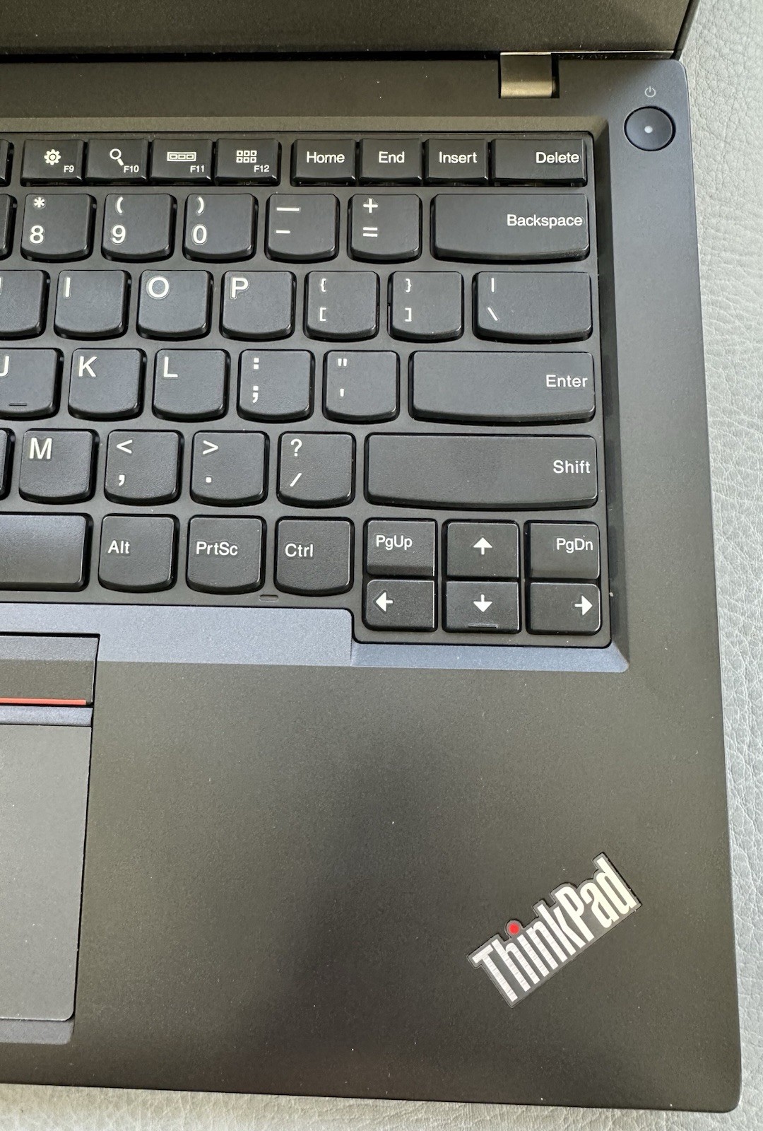 Lenovo T450S 14” I5-5300U@2.30GHz 12GB RAM 250GB SSD Windows 10 Pro, 2 Batteries