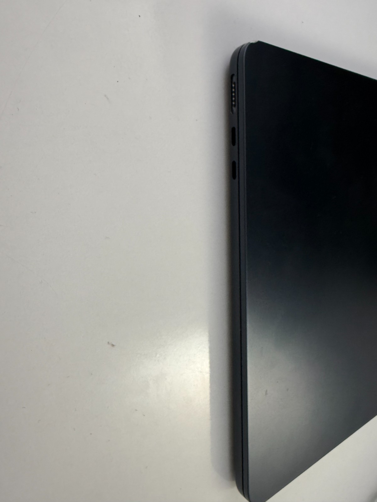Macbook Air M4 256GB 16GB Midnight 100% battery only 22 batt cycles warranty Dec
