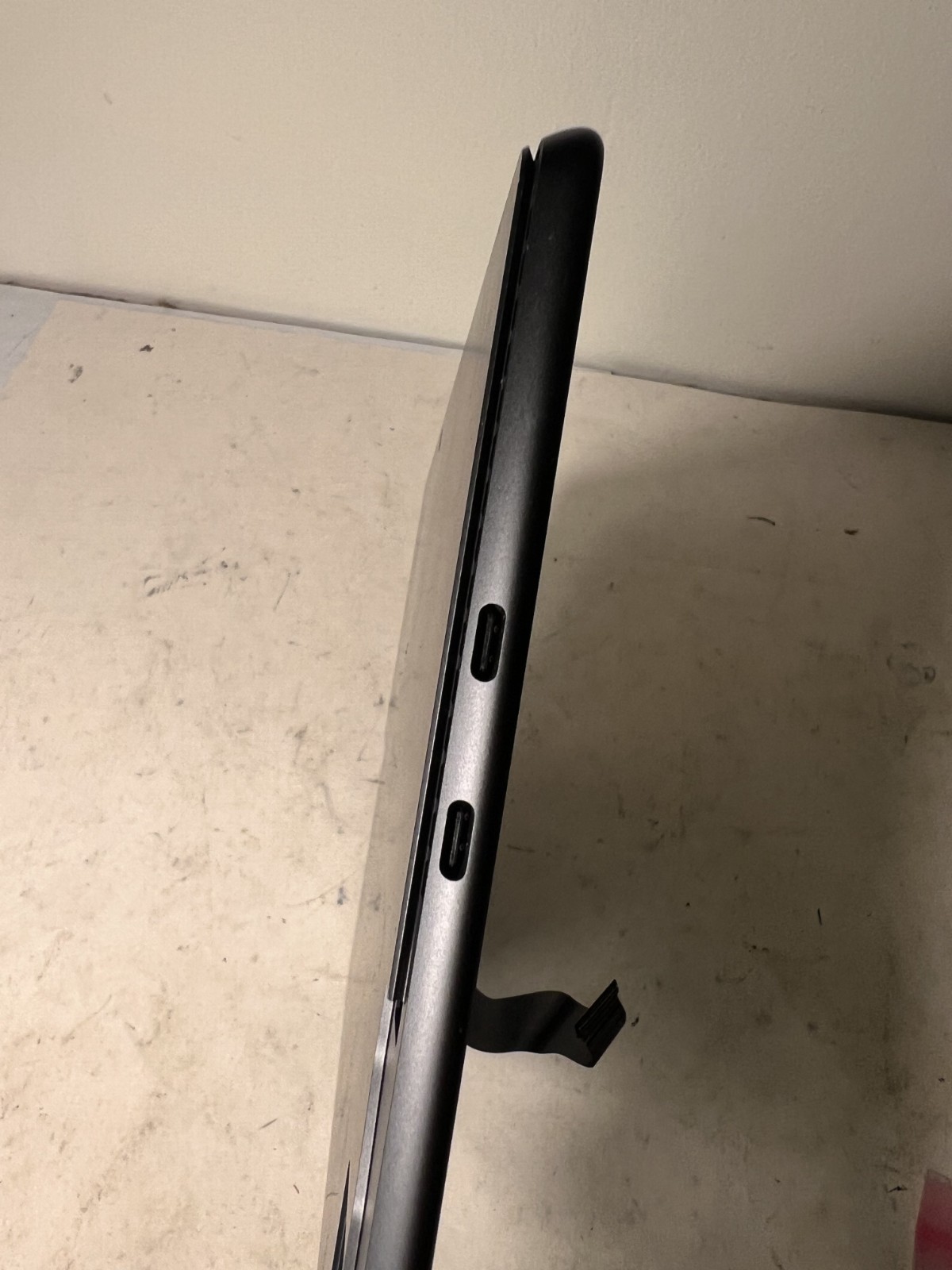 Microsoft Surface Pro 9 13″ i5-1235U 8GB RAM 2038 As-Is No Screen No SSD READ!!!