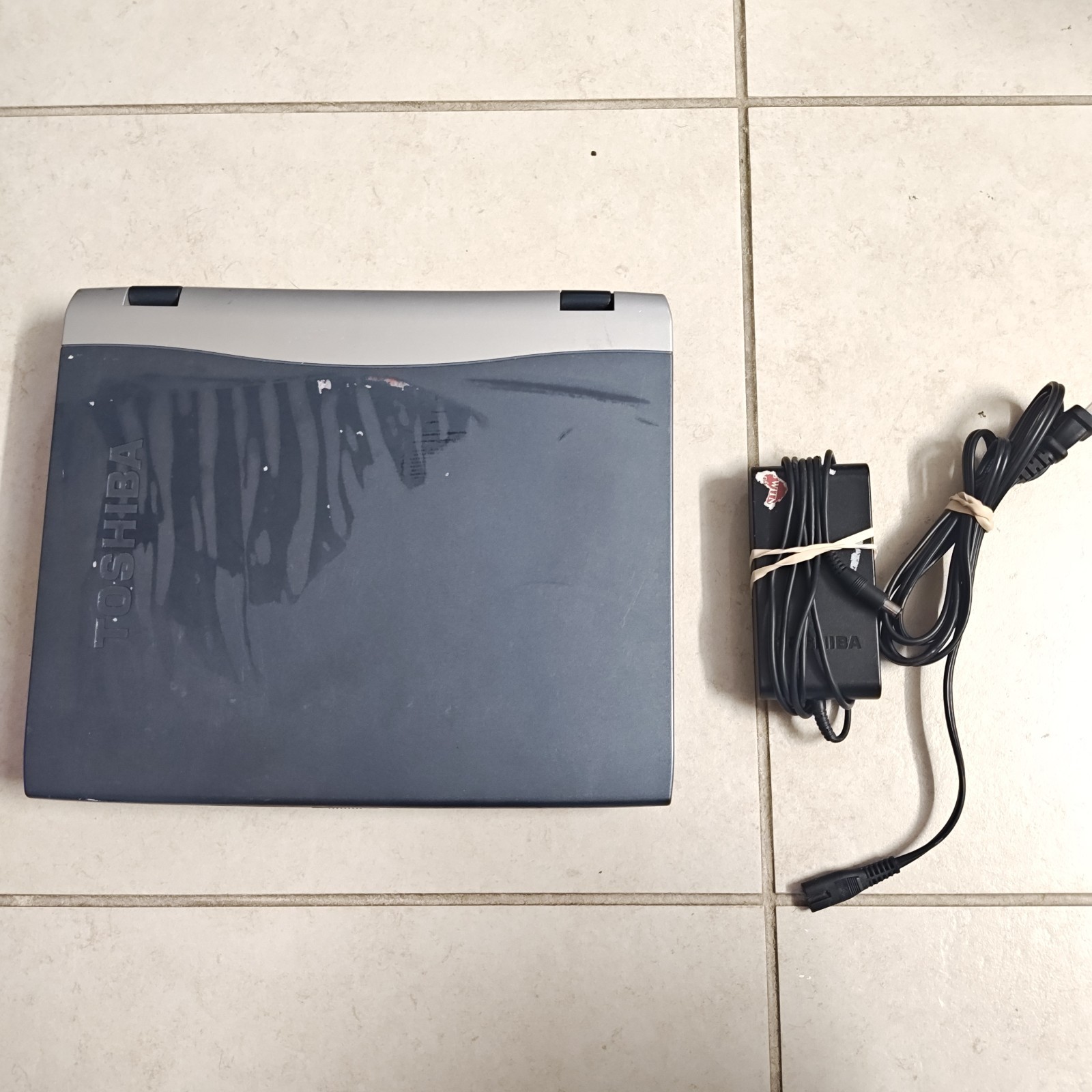 Toshiba Satellite 1805-S274 15″ Windows XP Laptop – 20GB HDD/256MB RAM #3902