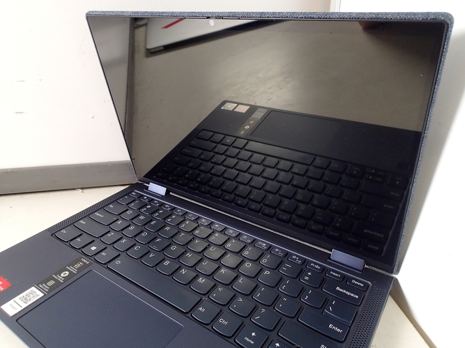 Lenovo Yoga 6 AMD Ryzen 7 4700U 2.00GHz 8GB RAM 512GB M.2 Windows 11 T.S Vega