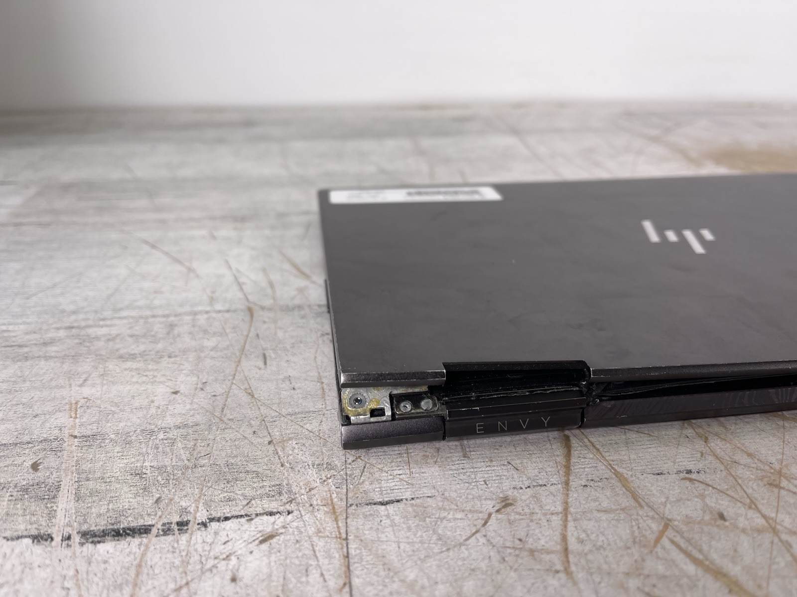 HP ENVY X360 M CONVERTIBLE AMD RYZEN 7 2700U @ 2.2GHz, 8GB RAM,NO HDD/OS-(PARTS)
