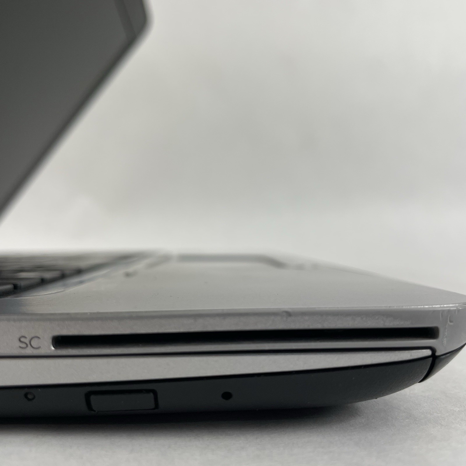 HP ProBook 640 G3 14″ i5-7200U 2.50 GHz 8 GB RAM No SSD/OS/AC/Batt – Bad Corner