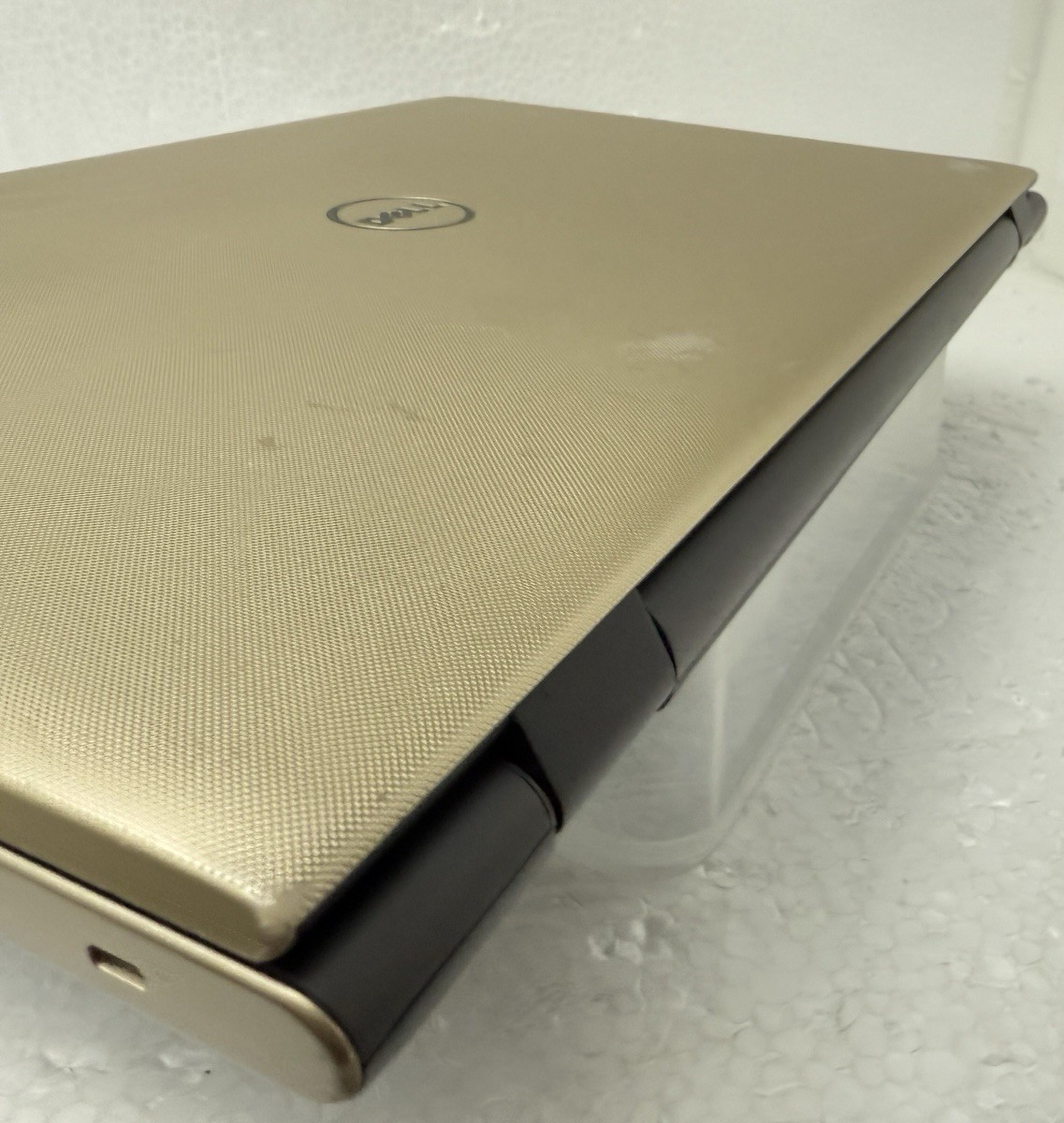 17.3″ Dell 5759 | 6th Gen i3 @2.30GHz | 256G SSD | 8G | Win10 | Gold |
