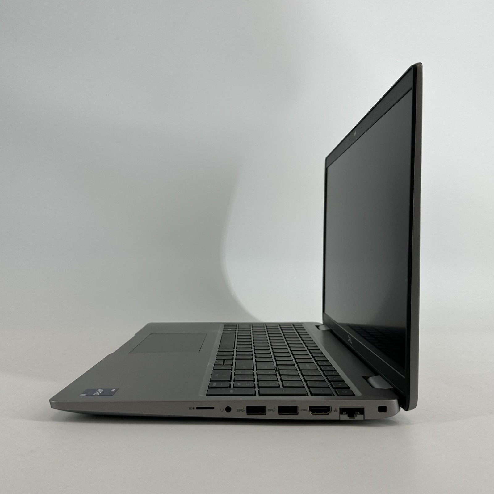 Dell Latitude 5540 15.6 2023 Silver FHD 1.9GHz i7-1370P 16GB 512GB SSD Very Good