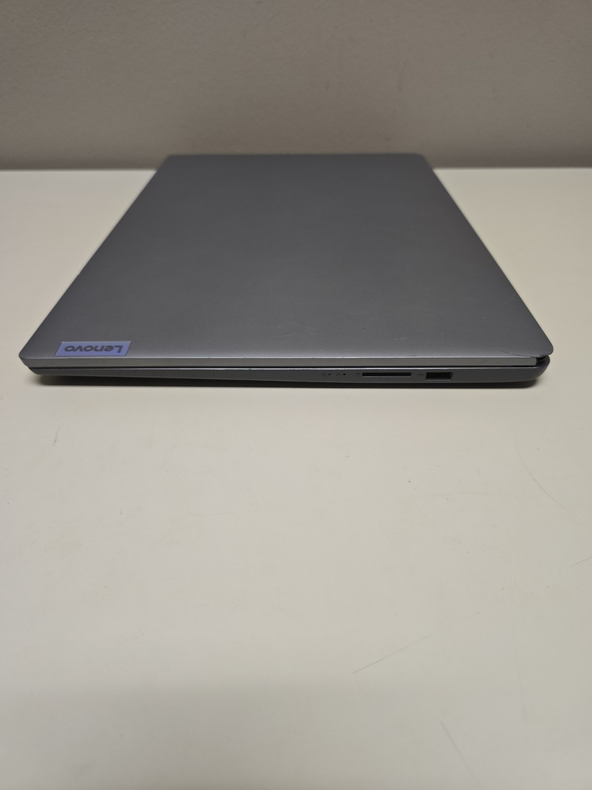 Lenovo IdeaPad 3 17ABA7 | Ryzen 5 5625U 16GB RAM 512GB NVMe SSD | FHD Touch ID