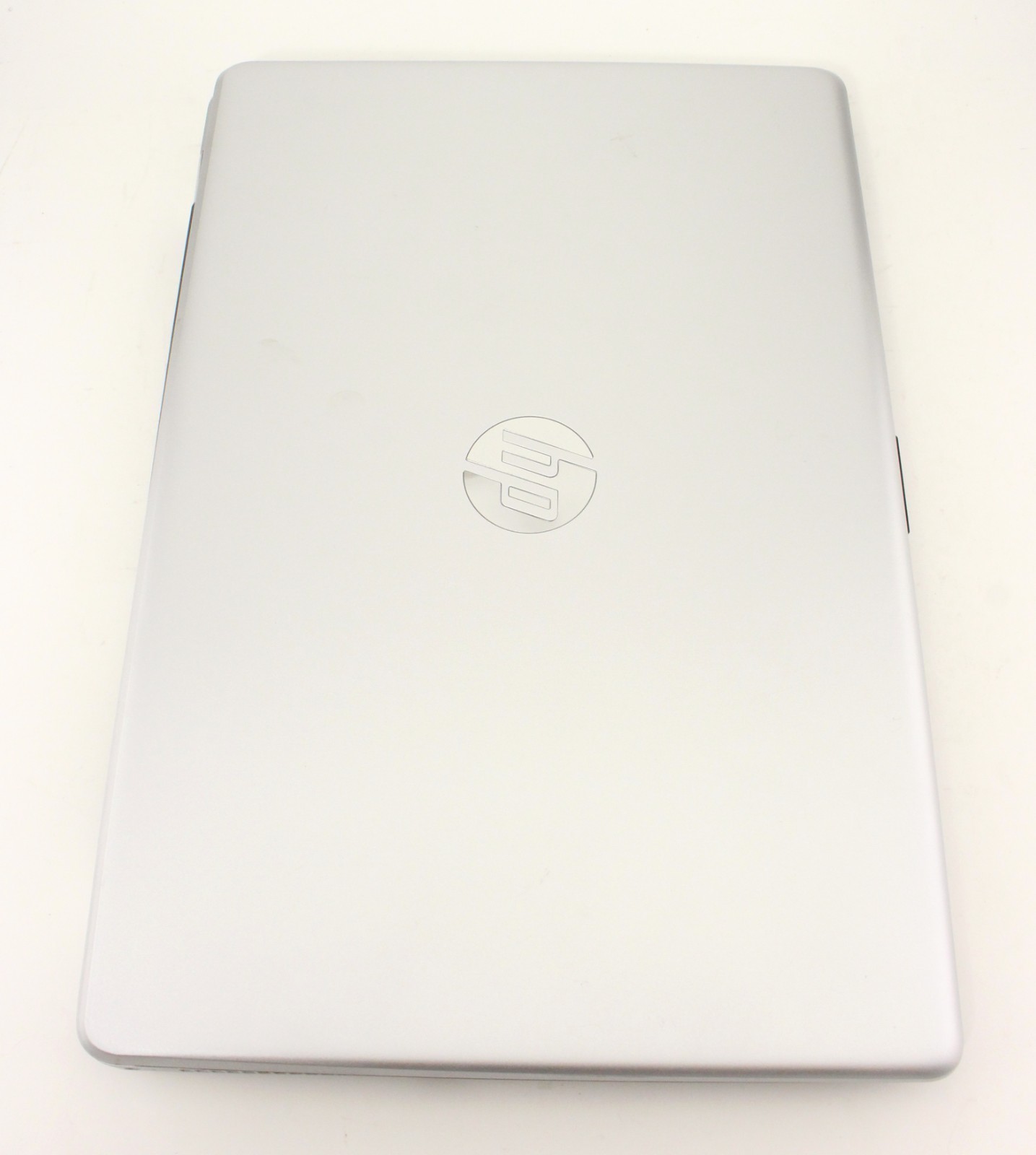 HP Notebook 17″ 17-bs153cl 256GB SSD 12GB RAM Win 11 1.6GHz i5-8250U; 563582
