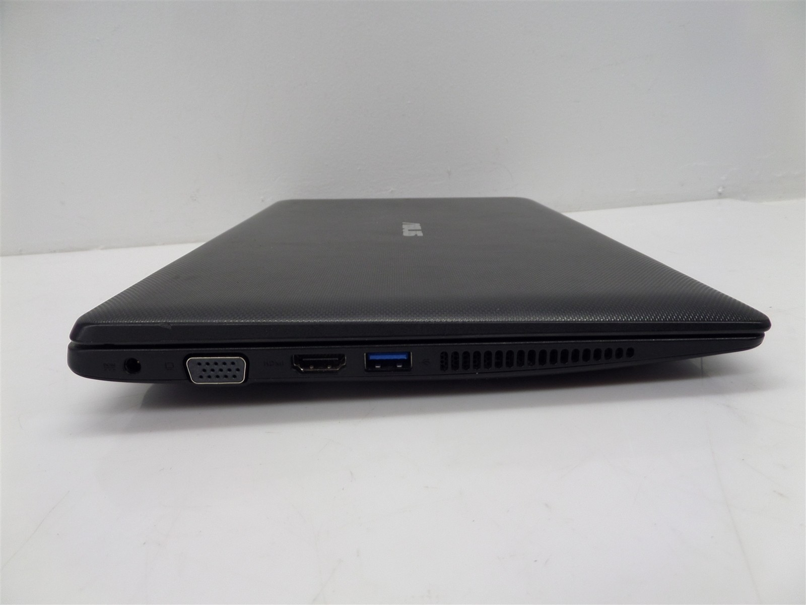 Asus K200MA-DS01T 11.6″ Laptop w/ Celeron N2815 1.86GHz CPU 4GB RAM – No HDD/OS