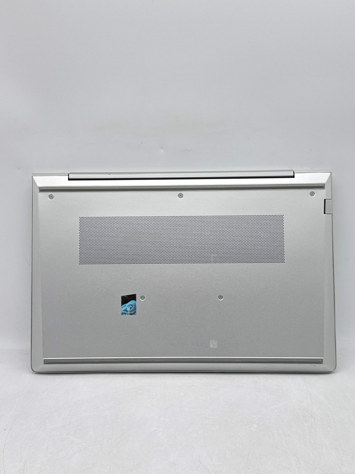 HP EliteBook 640 G10 14.0″ FHD Touch Core i5-1335U 1.30GHz 256GB SSD 8GB RAM