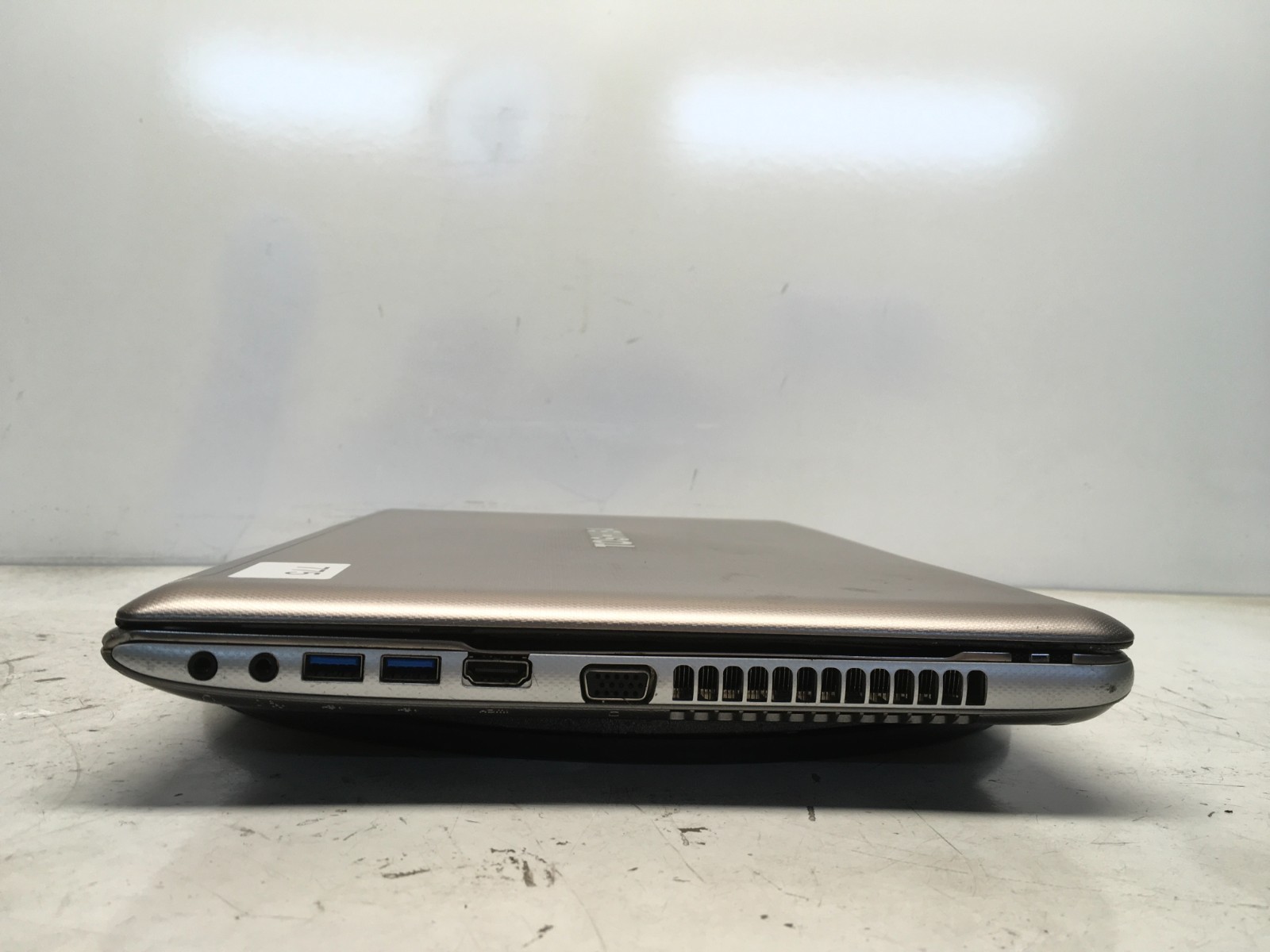 Toshiba Satellite P855-S5102 Intel i5-3230M 2.6GHz 8 GB NO HDD