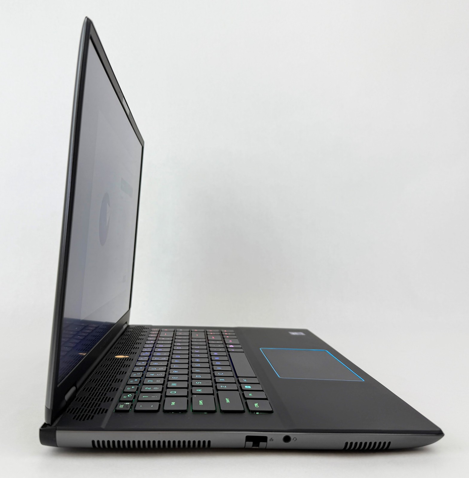 Alienware m16 R2 16″ 2560×1600 240Hz Ultra 9 185H 32GB 1TB RTX 4070 W11H