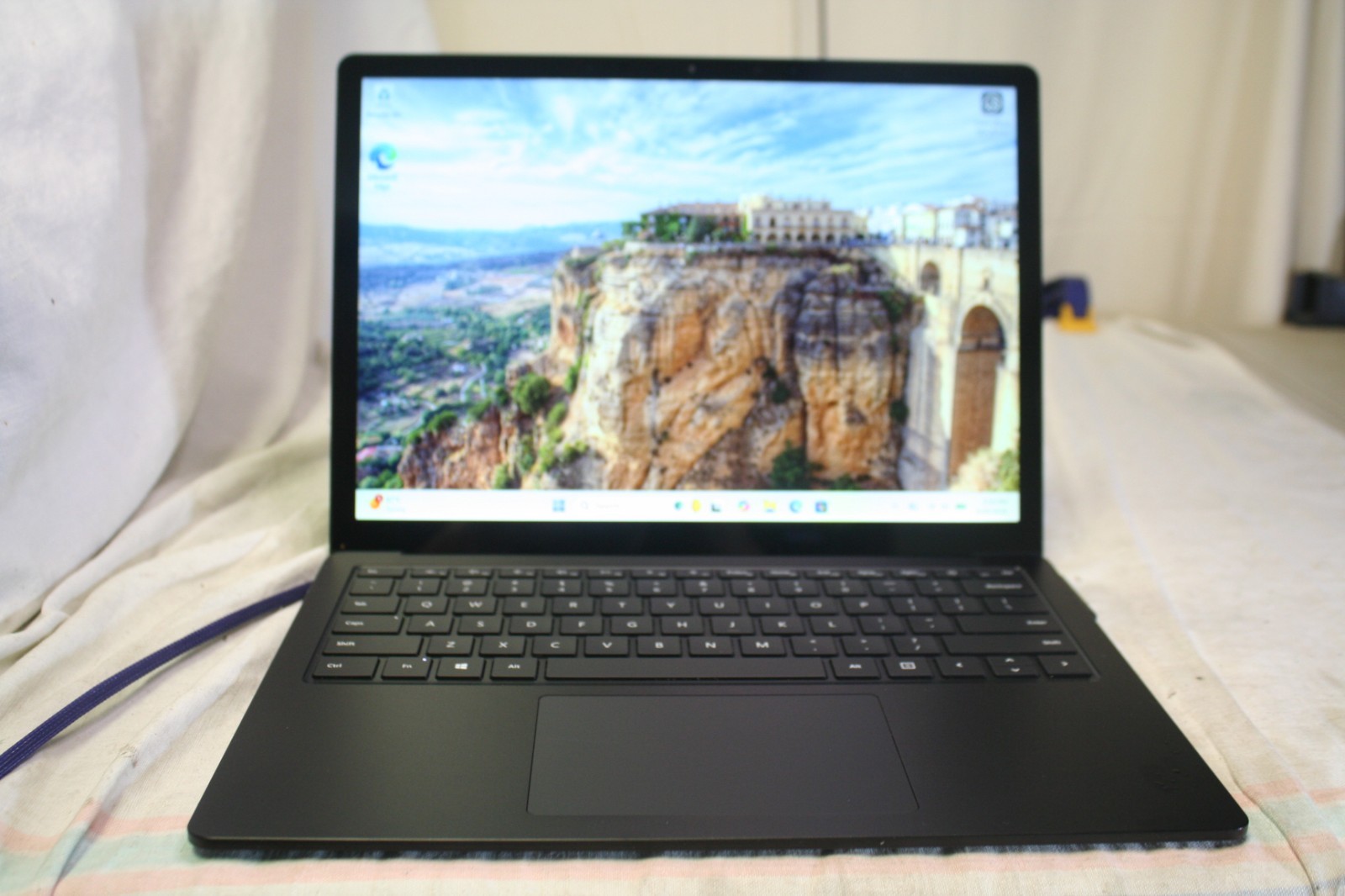 Microsoft Surface Laptop 3 13.5″ Touch Intel i7-1065G7 16GB 256GB SSD – Black