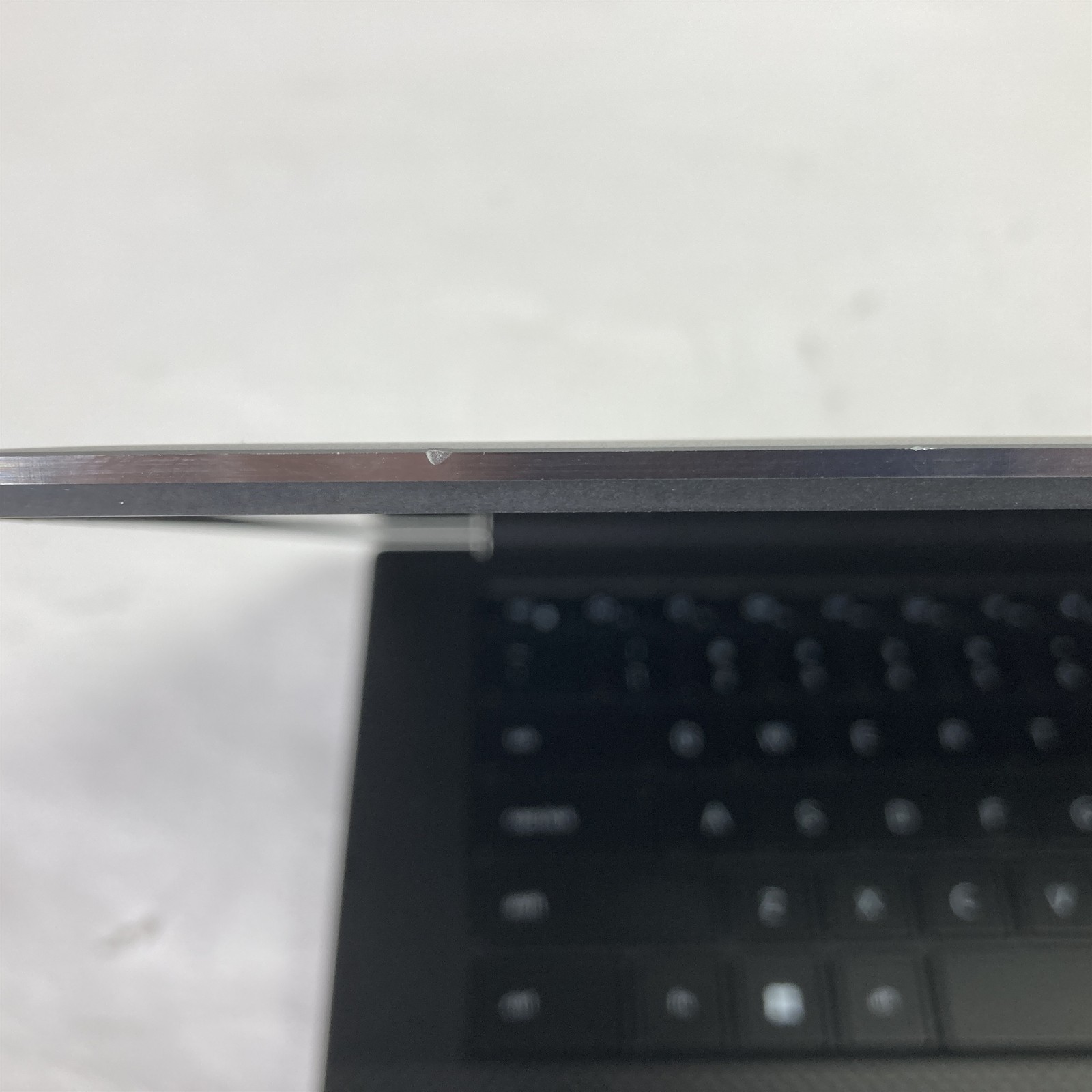 Dell Precision 5560 15.6″ Core i9-11950H 2.6GHz – 64GB – 1TB NVMe SSD – Win 11
