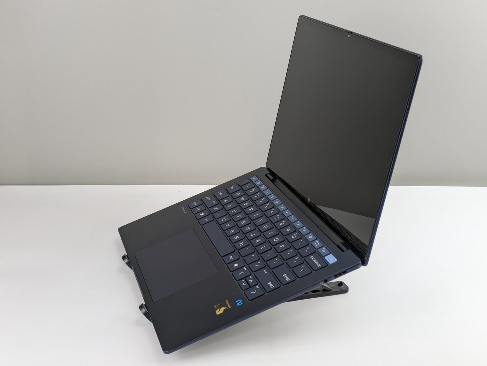 HP EliteBook Ultra G1q 14″ Snapdragon X Elite 16GB RAM 512GB SSD 2.2K W11P