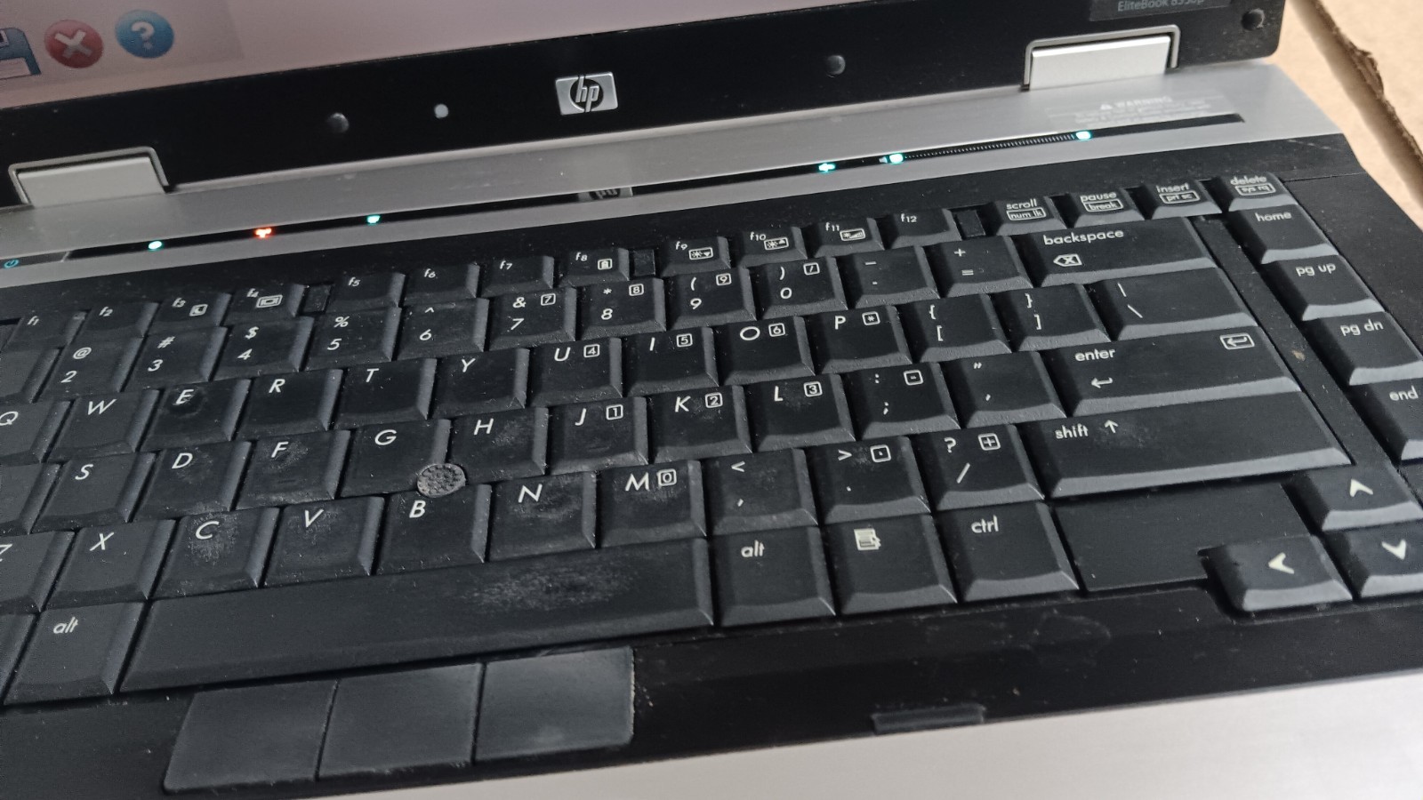 HP EliteBook 8530p Laptop Intel C2D @ 2.53 GHz 15.4″ LCD Screen DVD AC adapter
