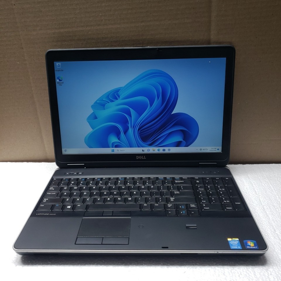 Dell Latitude E6540 15″ Core i5-4310M 2.7GHz 8GB 256GB SSD Webcam Win 10 Laptop