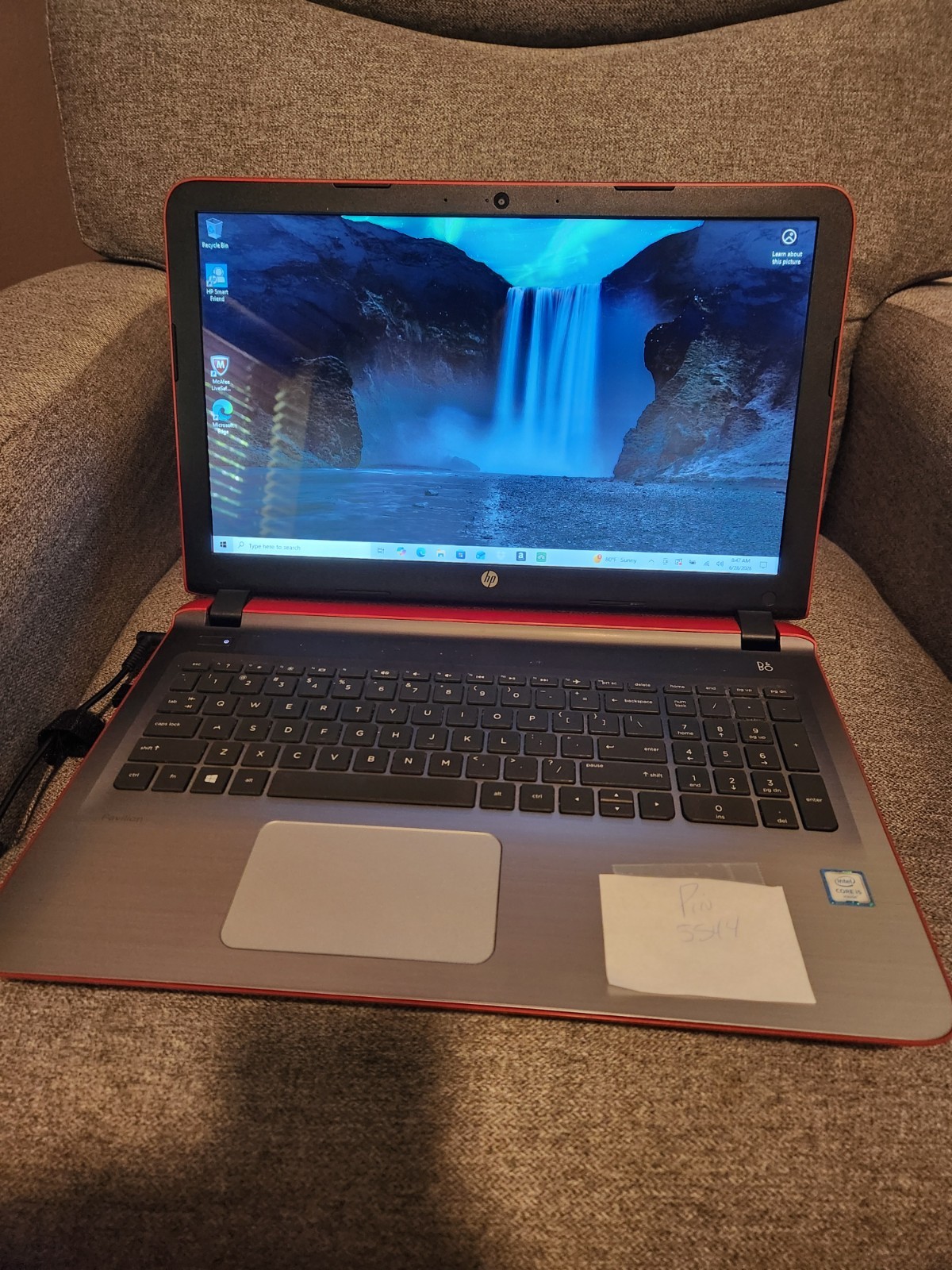 HP Pavilion 15T-AB200 Intel Core i5-6200u 12gb 1TB HDD WIN 10