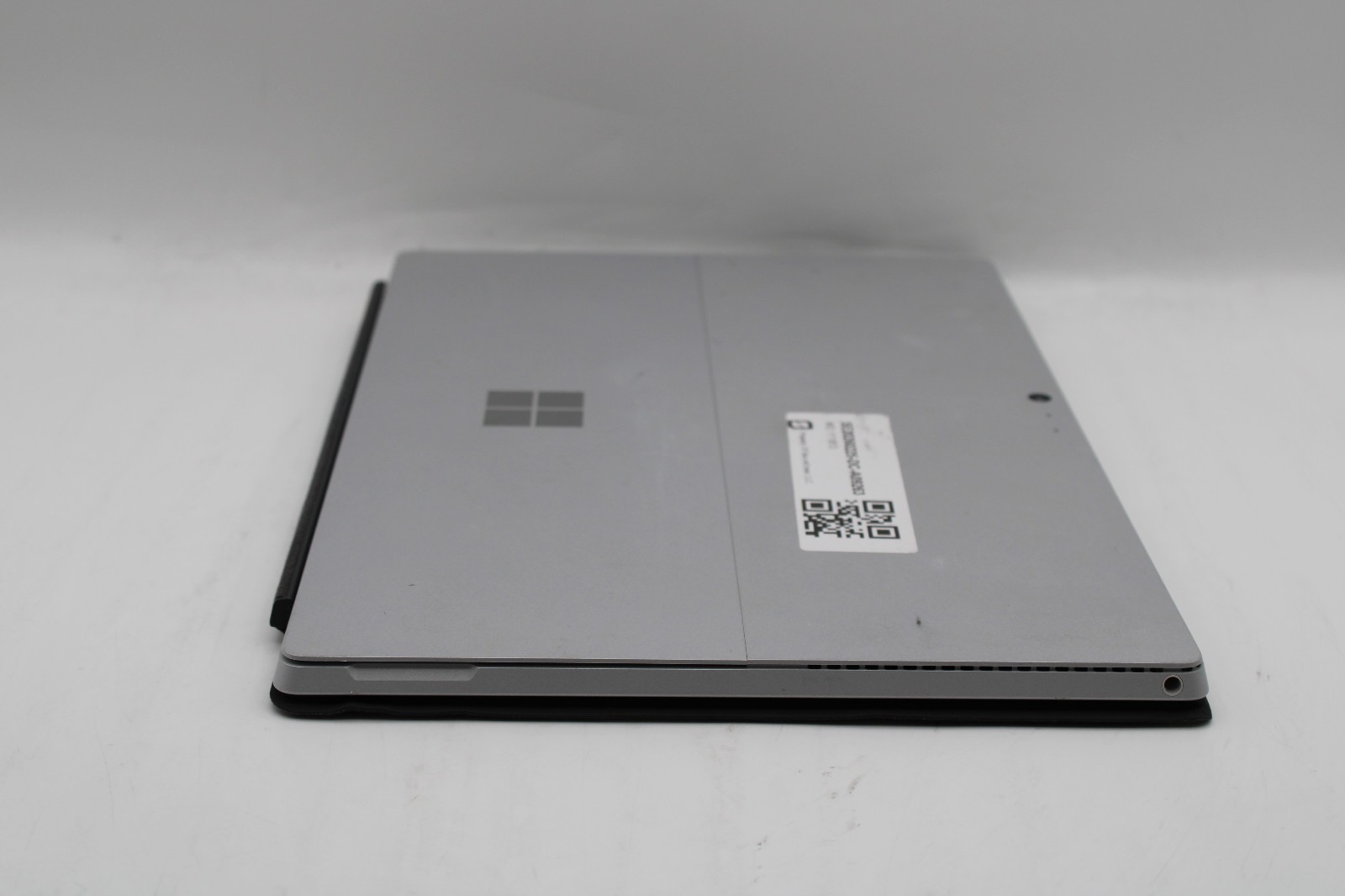 Microsoft Surface Pro 4 1724 @ 2.4 GHz i5-6300U 4GB RAM 128GB SSD No OS