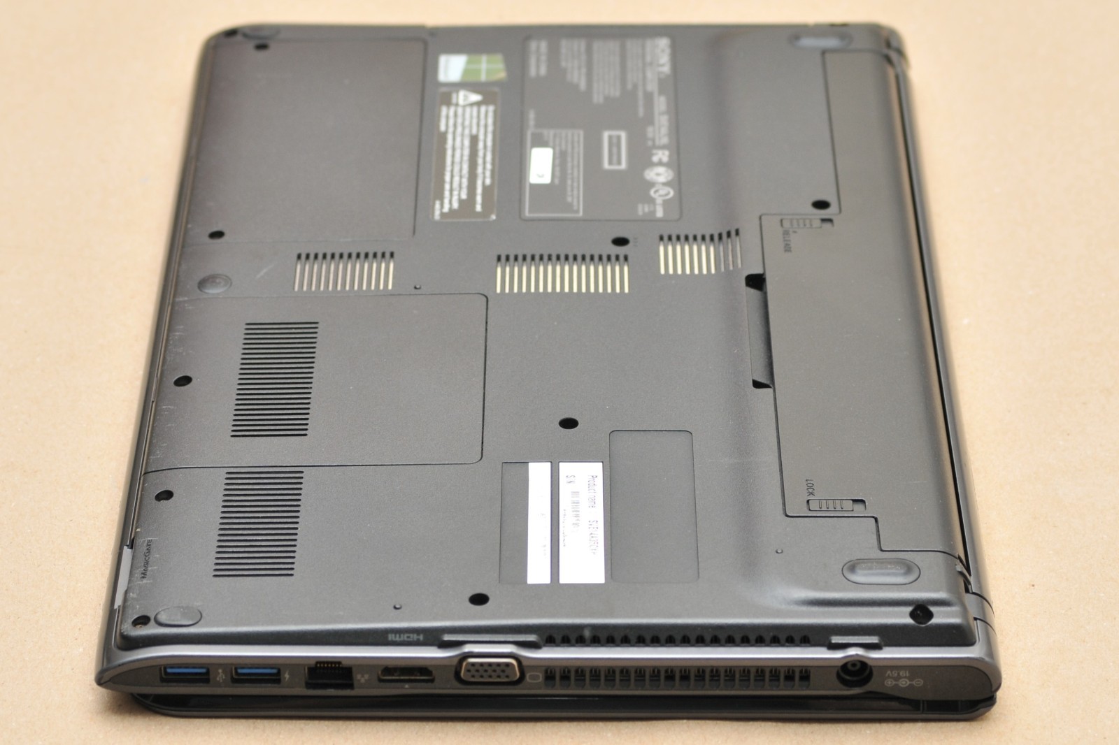 Sony VAIO SVE14A35CXH i5-3230M Intel HD 4000 1TB HDD 6GB RAM Windows 7
