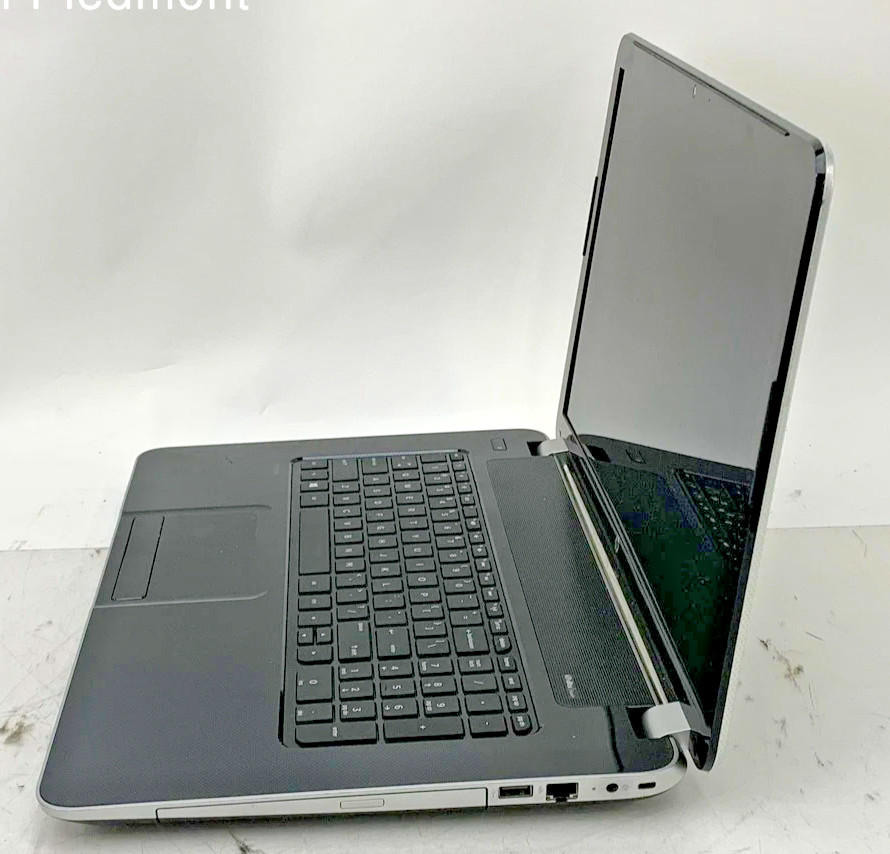 HP Pavilion 17 AMD A8-5550M 2100MHz 6Gb RAM 320GB HDD WIN 11 & AC Works/Looks OK