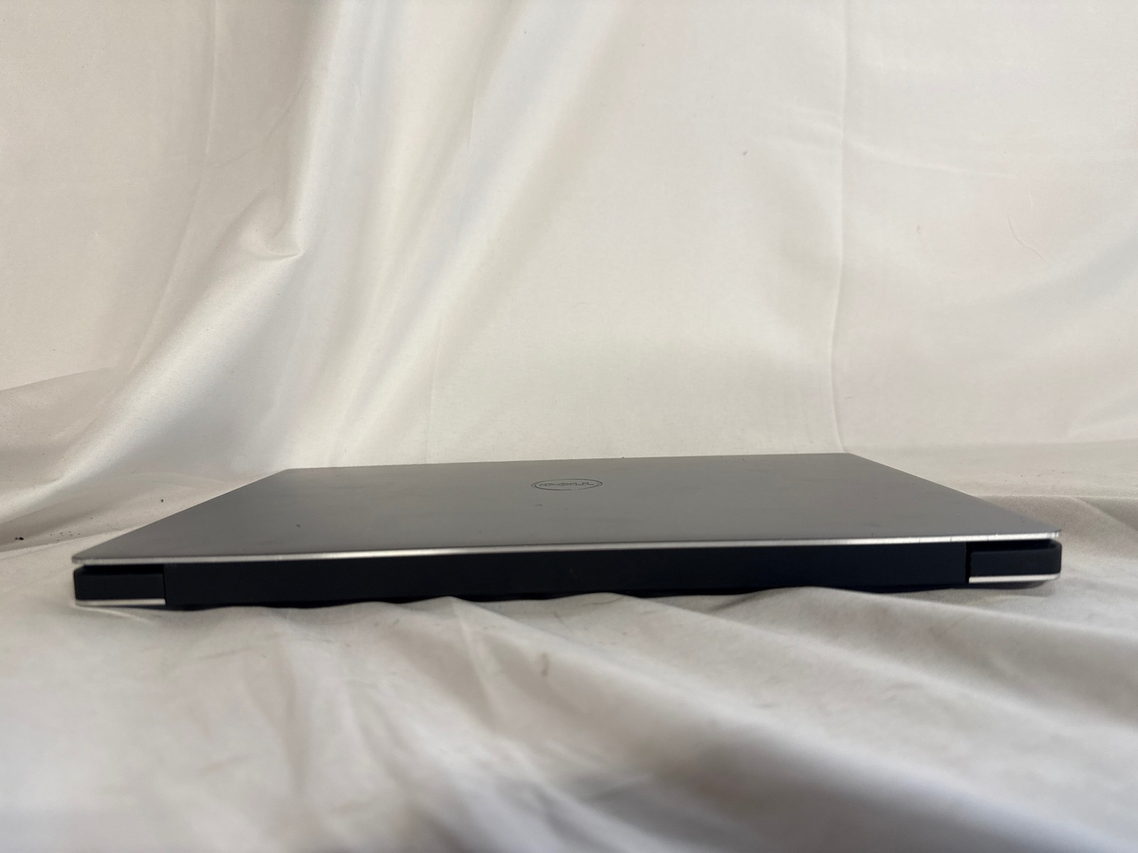Dell XPS 13 9350 Intel Core i5-6200U 8 GB No Drive 13.3″