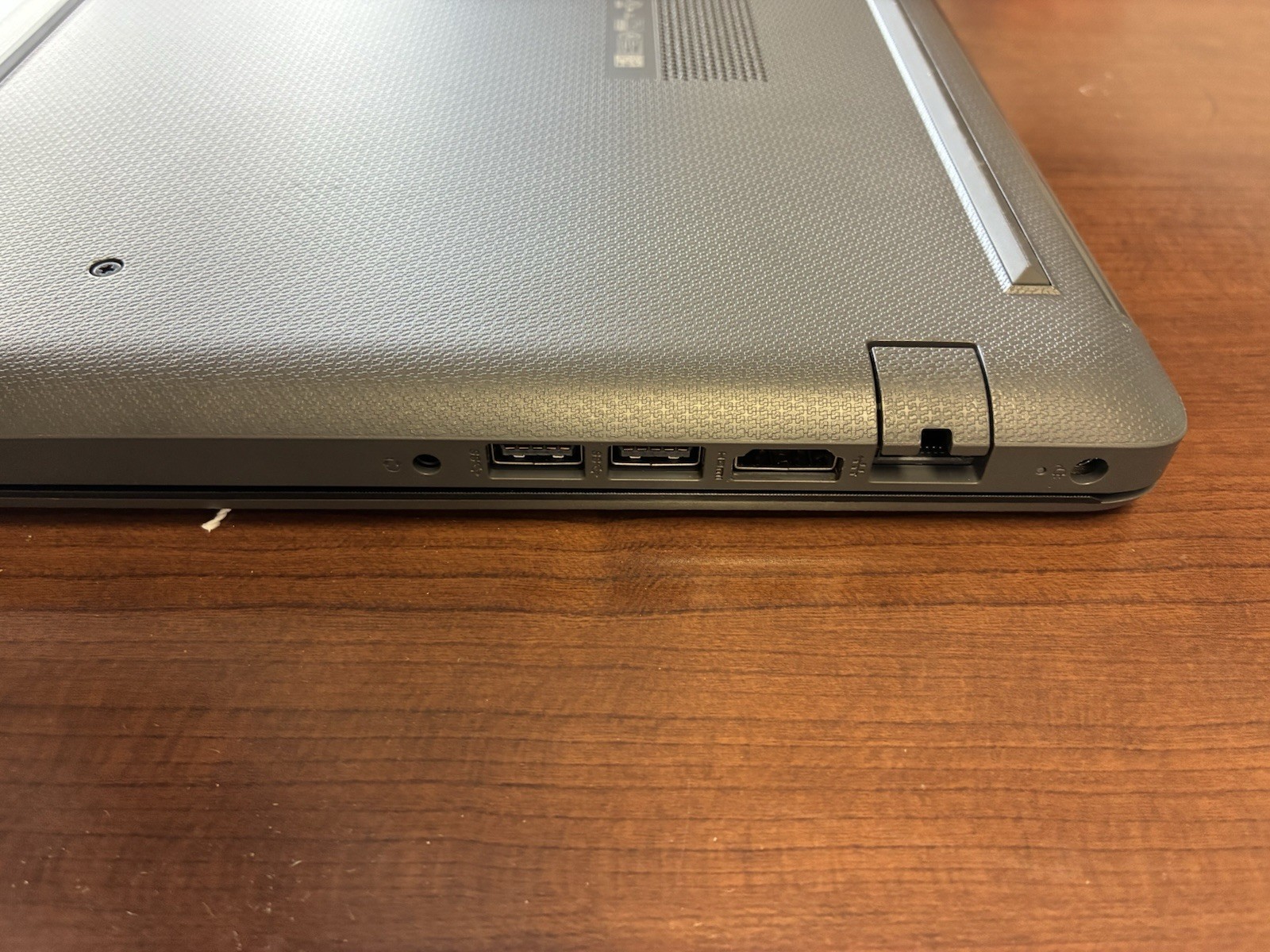 *Read* HP 250 G7 Laptop 15.6″ LCD i5-1035G1 8GB RAM 256GB NVME m.2 Win 10 Pro