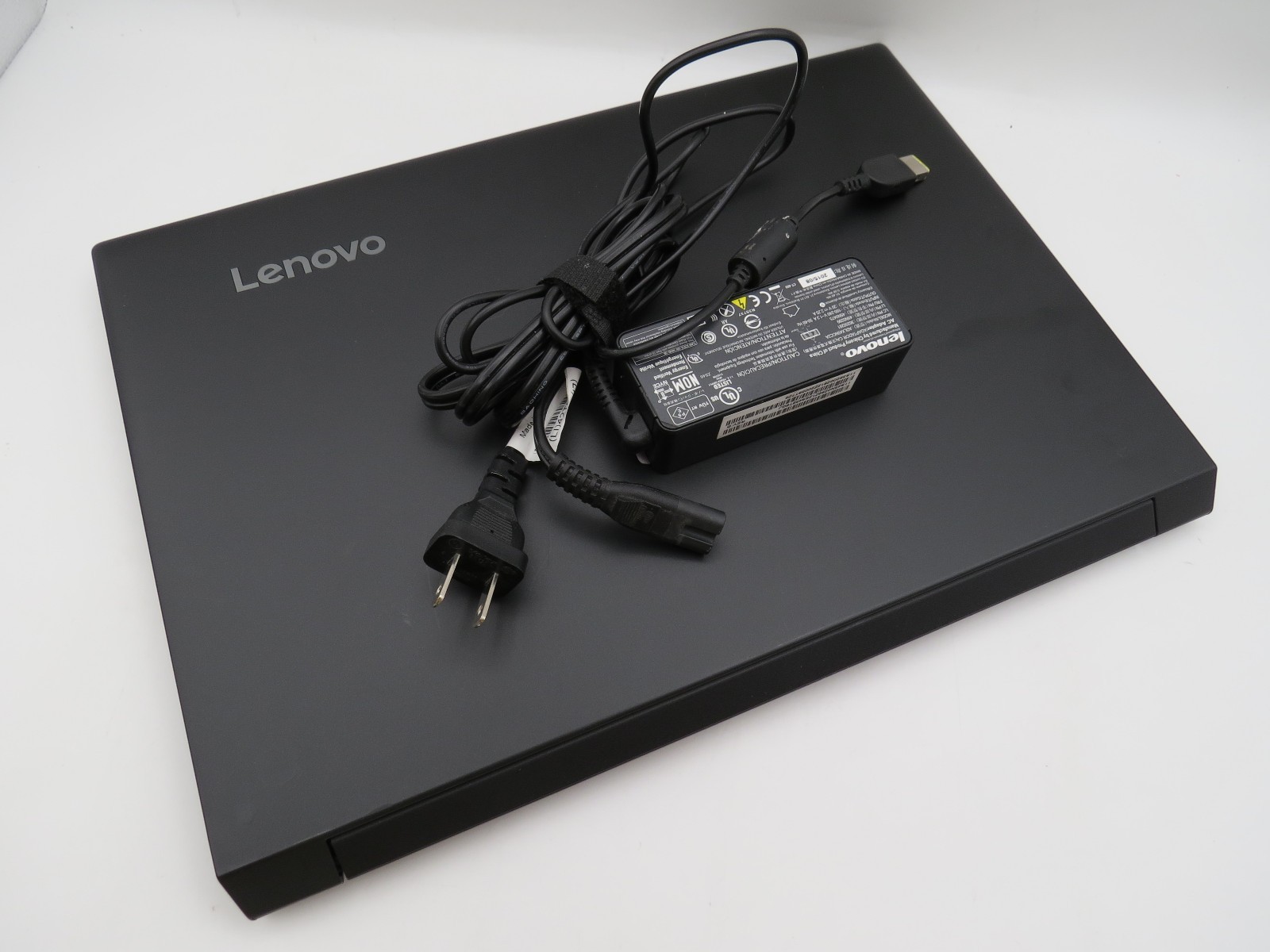 Lenovo V310 i3-6100U @ 2.3GHz 8GB DDR4 256GB 2.5 SATA SSD 14″ No OS