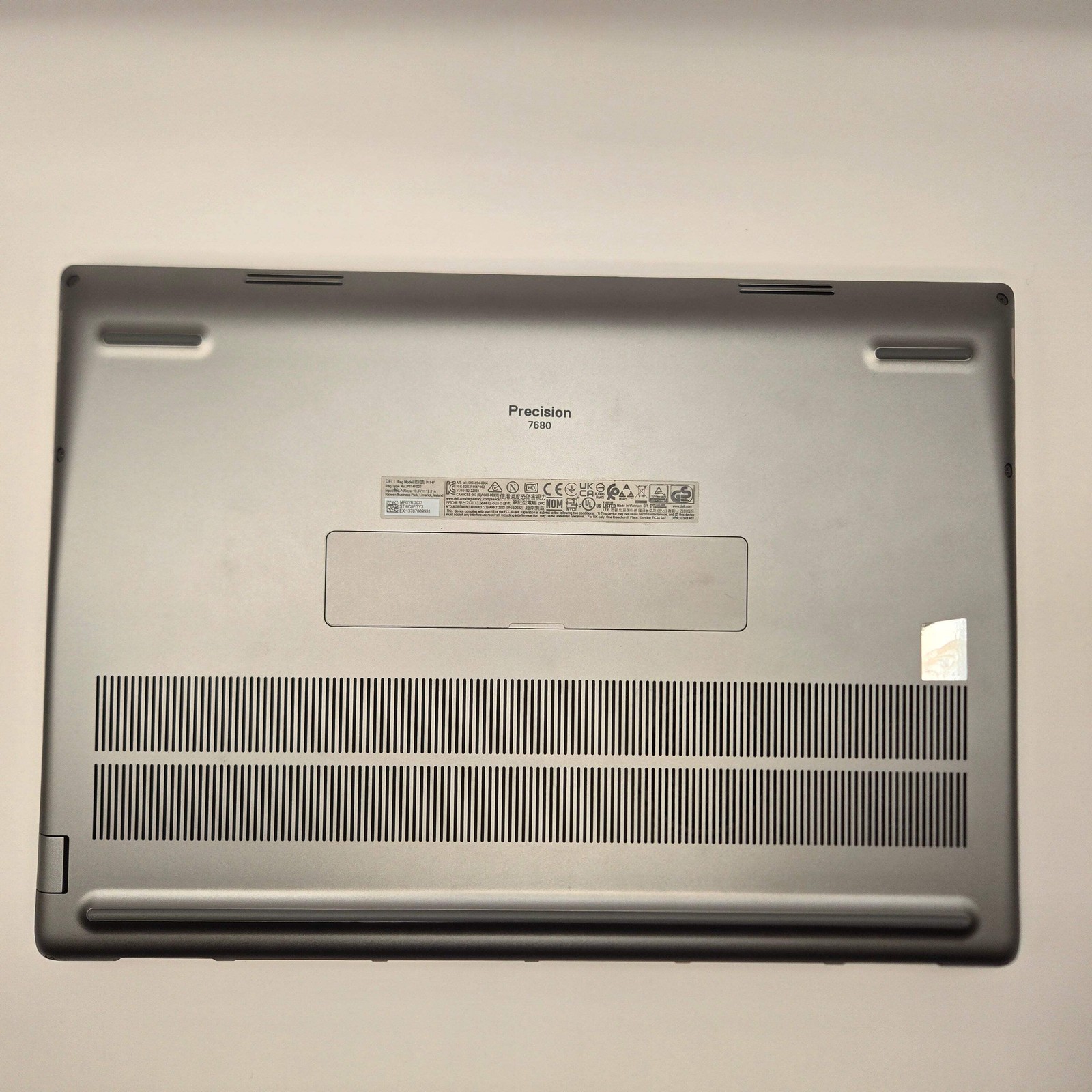 Dell Precision 7680 16″ Touch Laptop Core i9 vPro 13th Gen 32GB 1TB RTX 4000 Ada